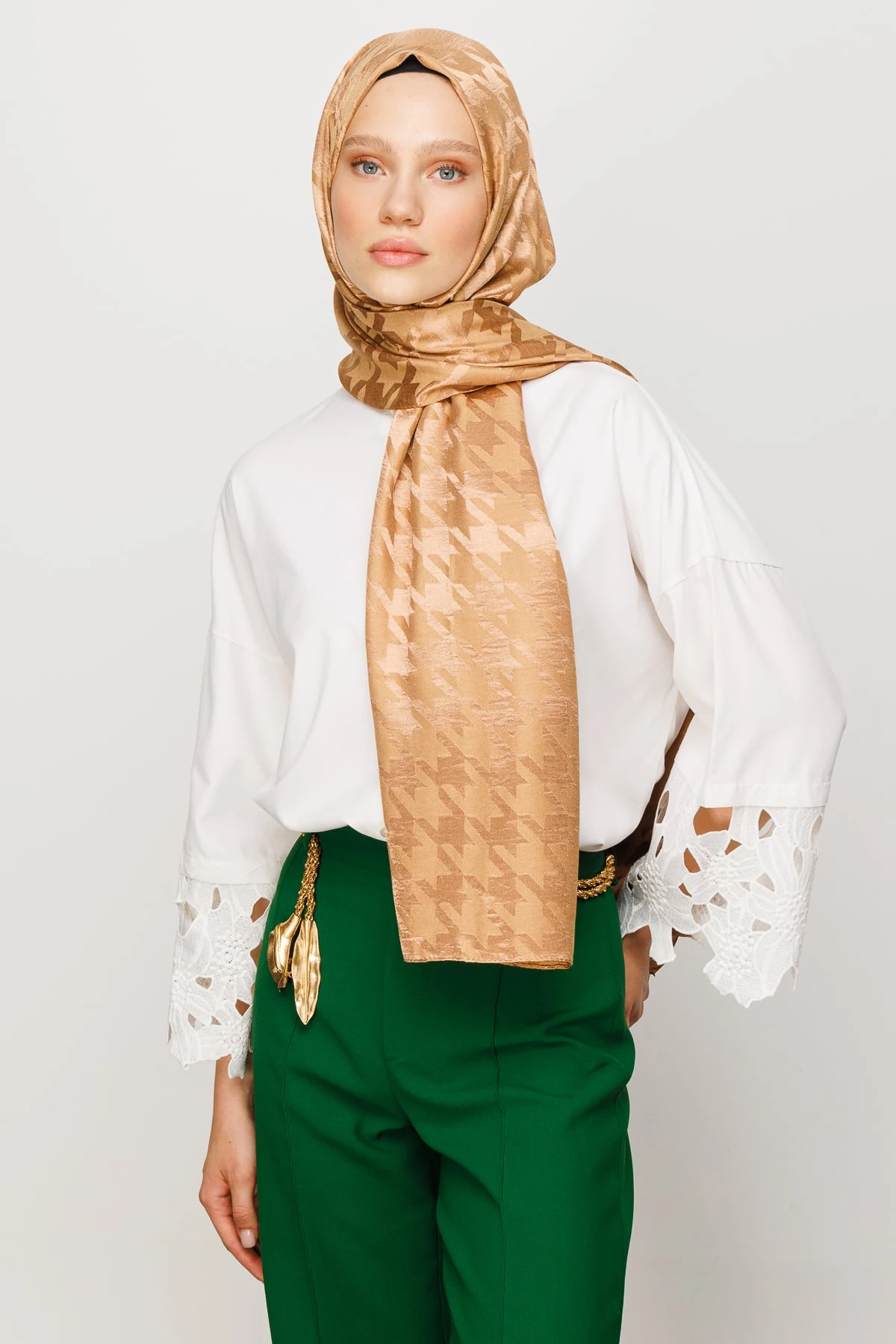 Wholesale Houndstooth Pattern Shiny Jacquard Shawl - Biscuit