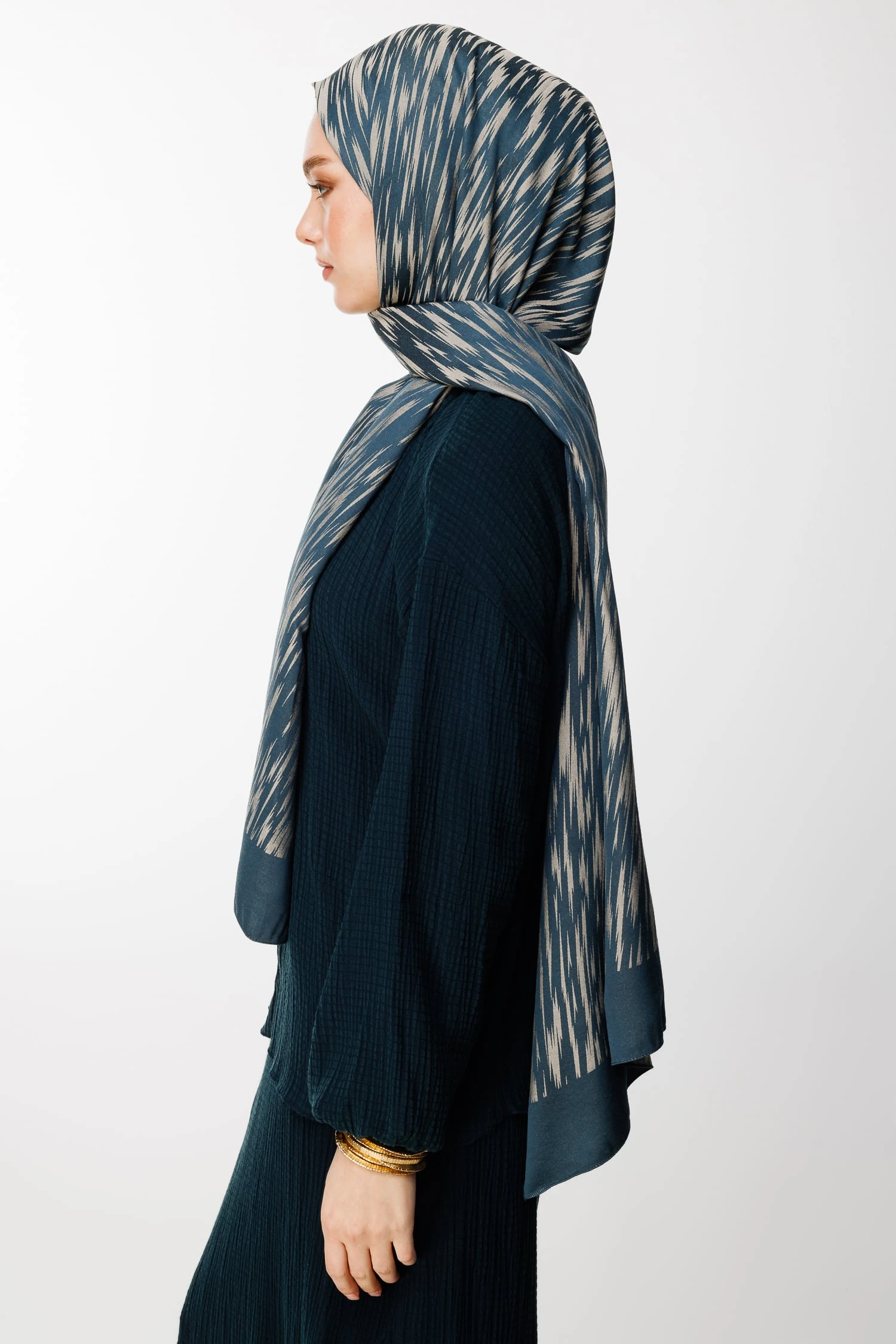 Selis-Pattern Reversible Shawl - Petrol Blue-Beige