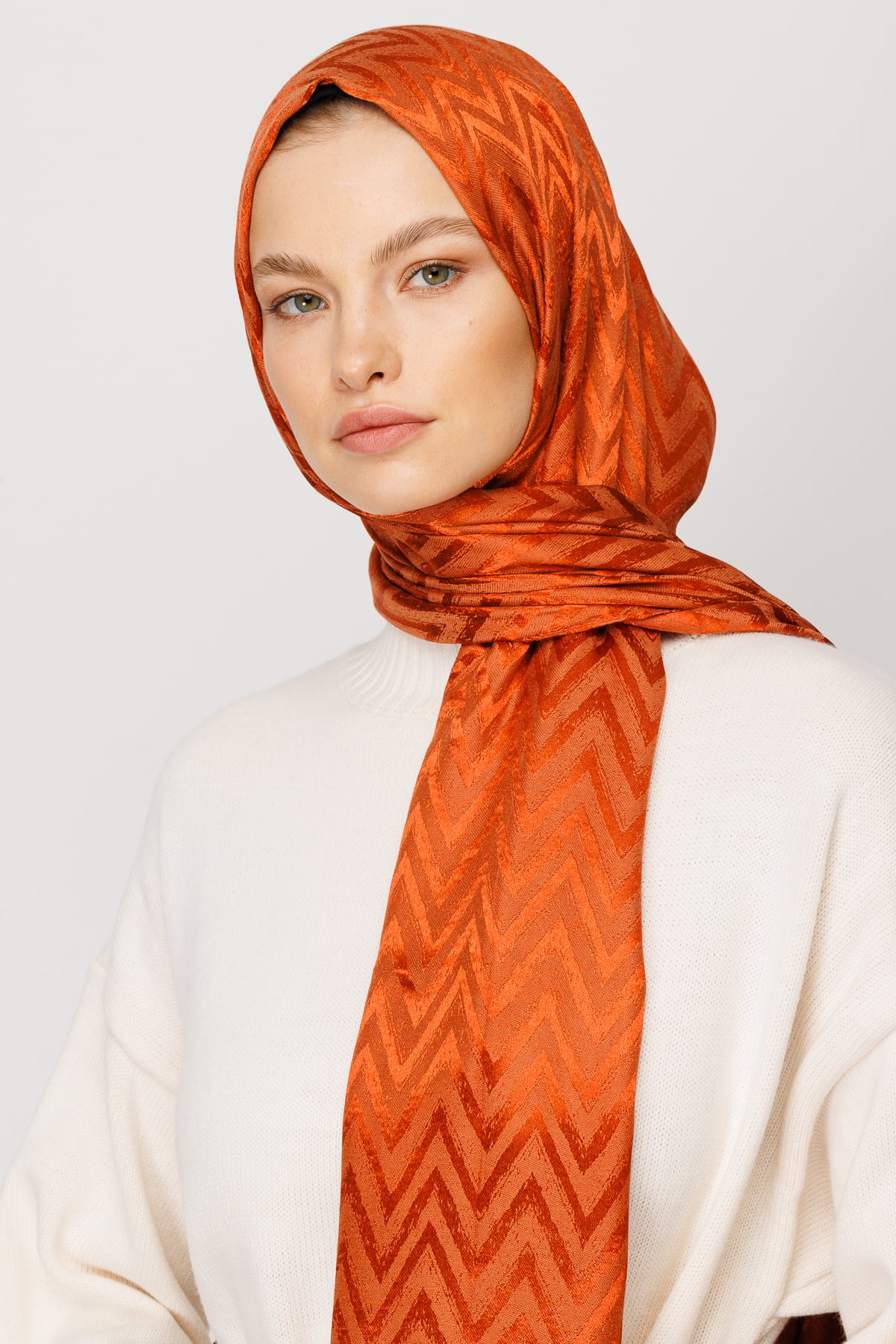 Zigzag Pattern Shiny Jacquard Shawl - Tile