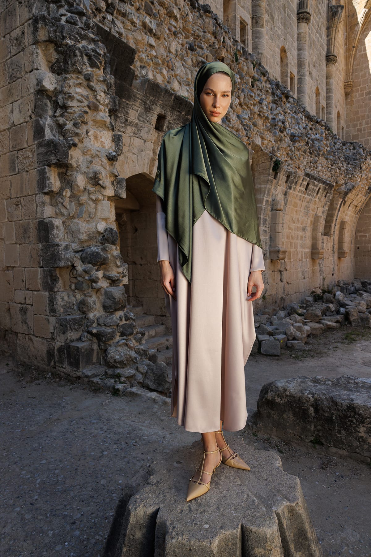 Diamond Aura Shawl - Haki