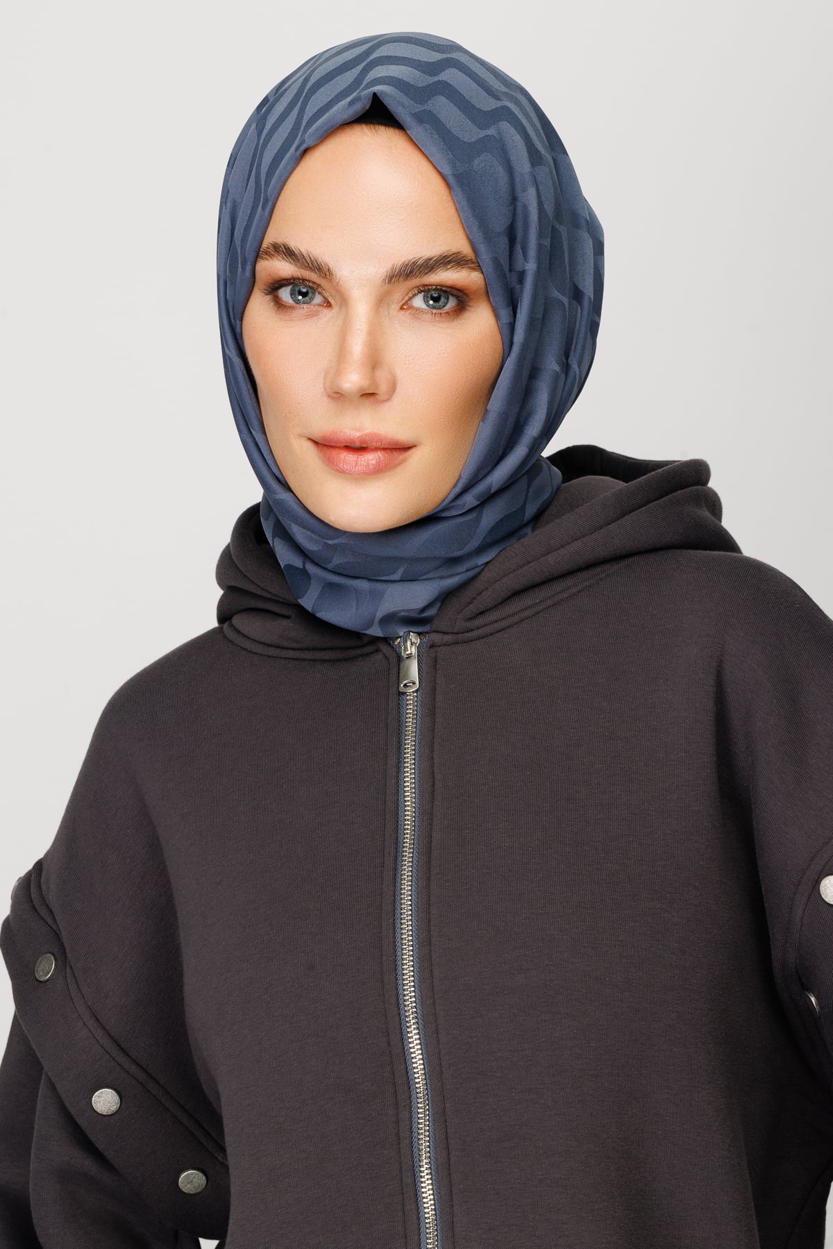 Wave-Pattern Silky Jacquard Shawl - Fume