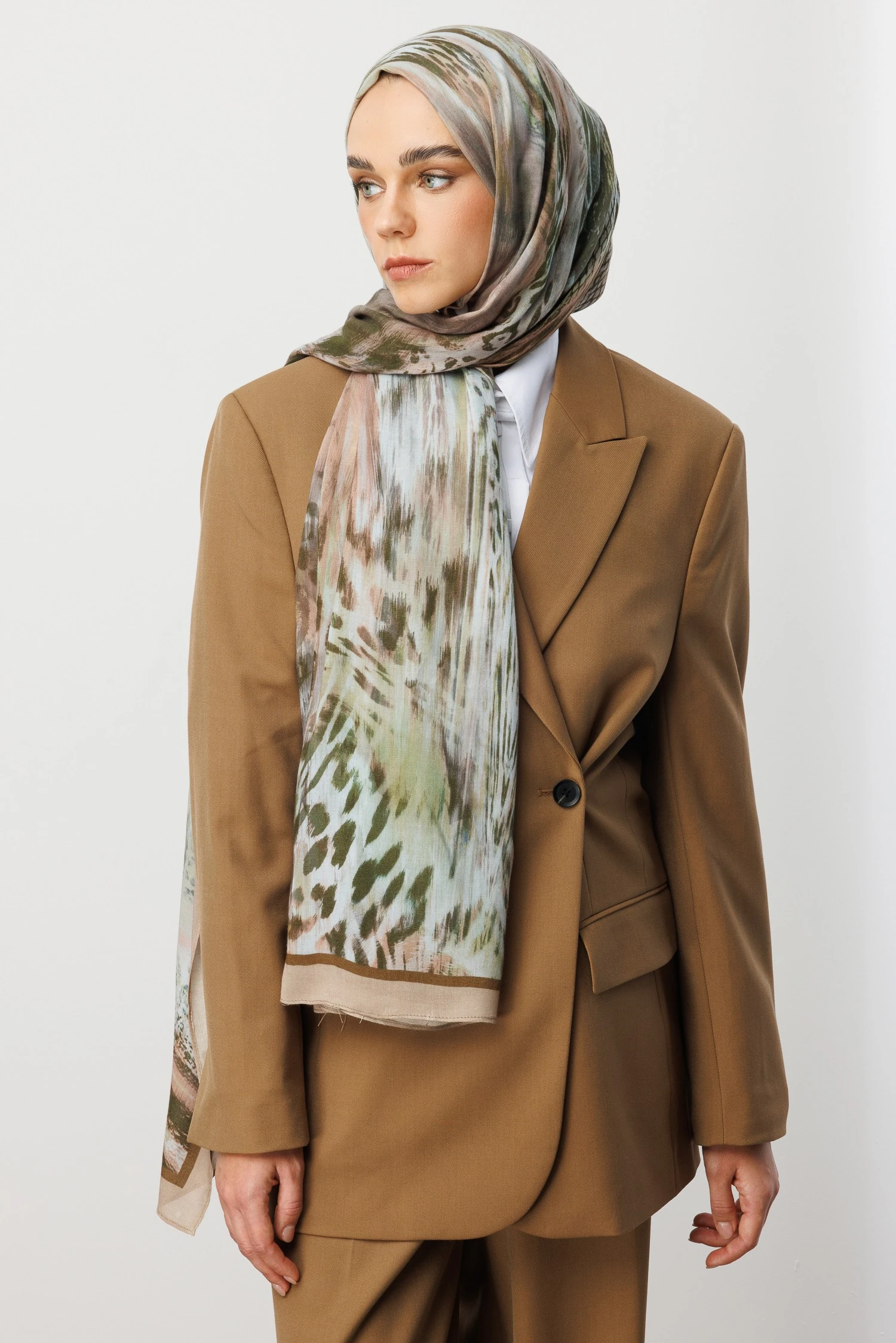 Wholesale Leopard Pattern Ramie Shawl - Beige