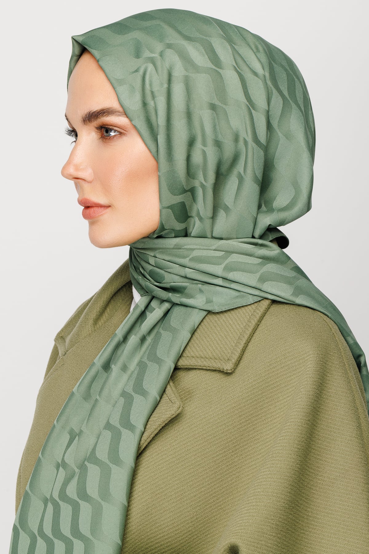 Wave-Pattern Silky Jacquard Shawl - Mold Green