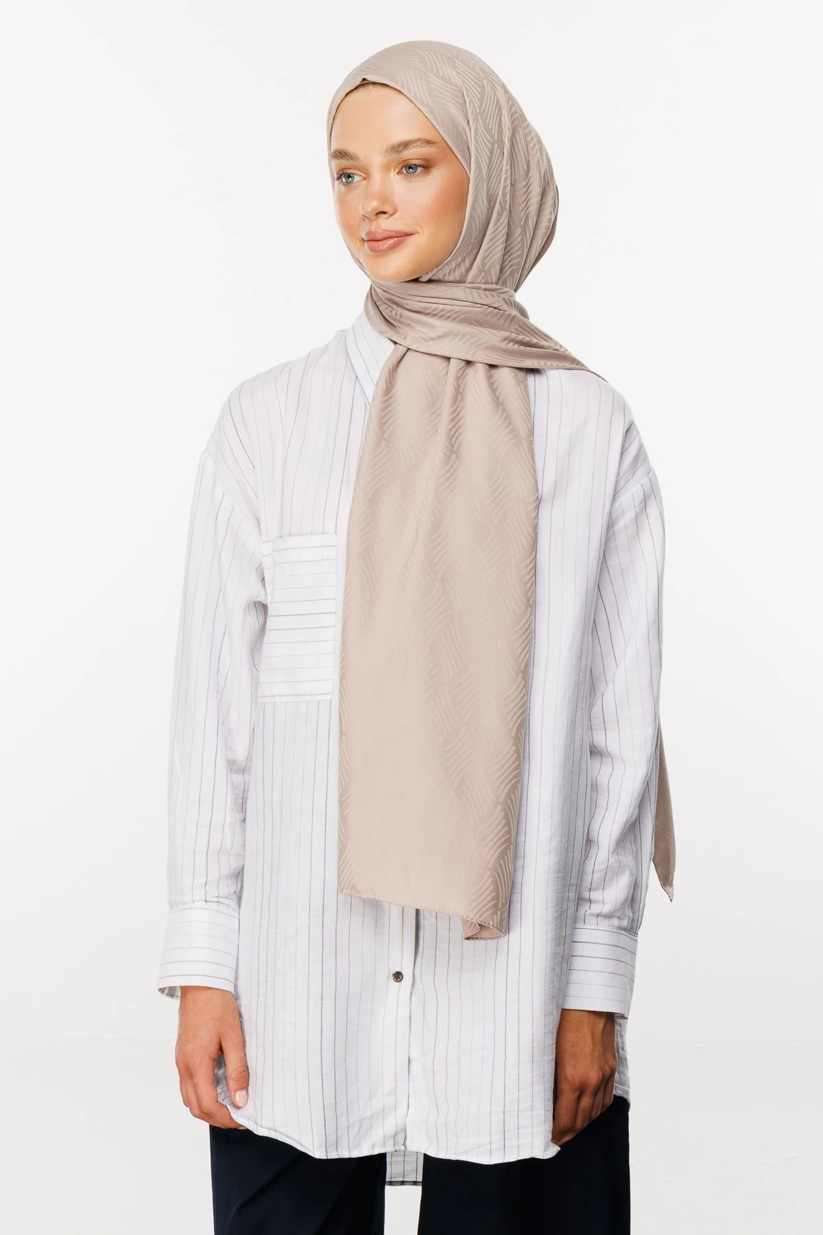 Aura Pattern Silk Jacquard Shawl - Beige
