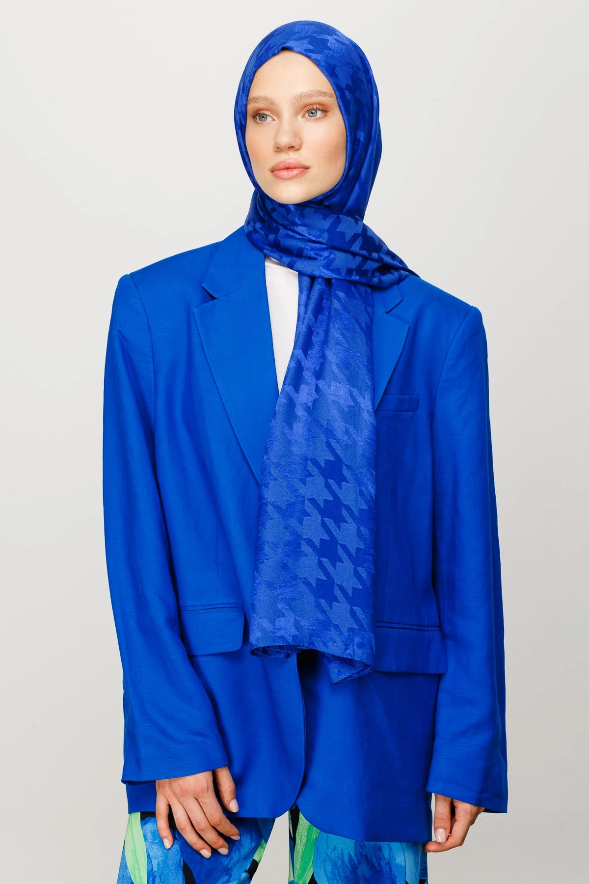 Wholesale Houndstooth Pattern Shiny Jacquard Shawl - Saxe Blue