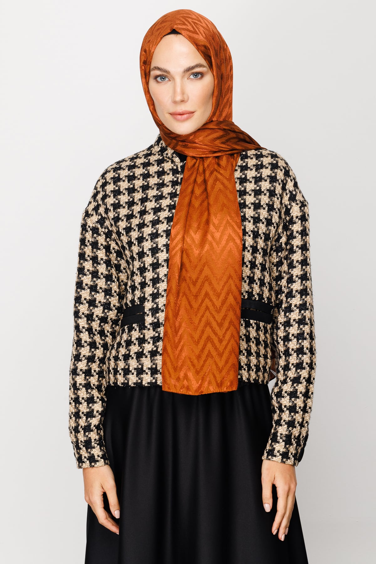 Zigzag Pattern Shiny Jacquard Shawl - Copper