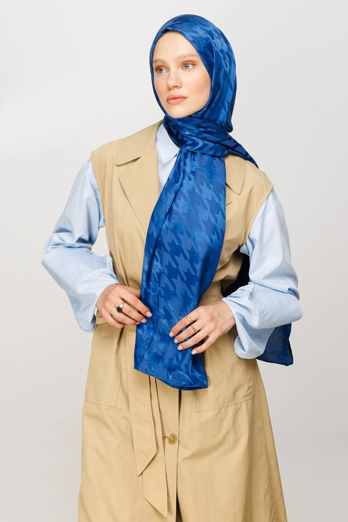 Wholesale Houndstooth Pattern Shiny Jacquard Shawl - Indigo