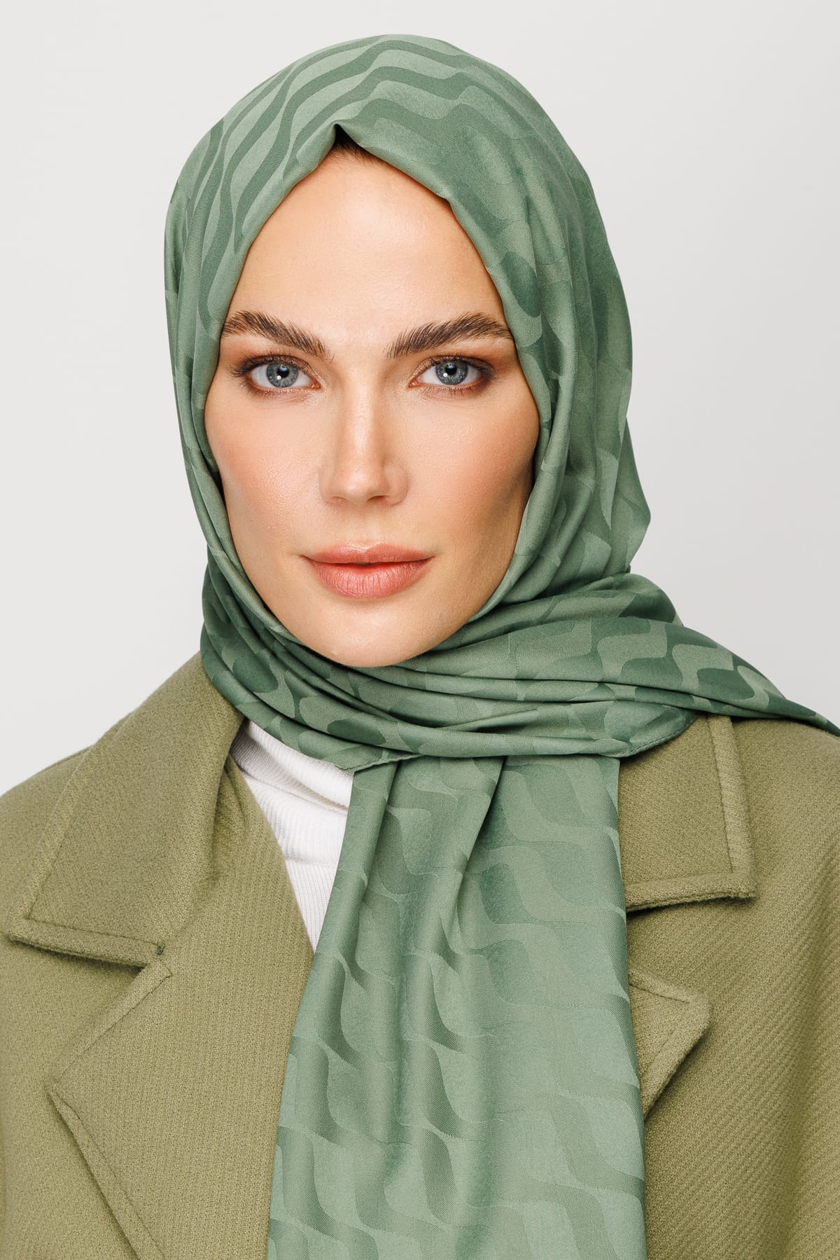 Wave-Pattern Silky Jacquard Shawl - Mold Green