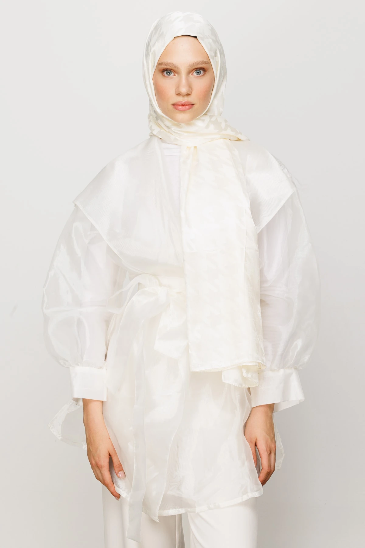 Wholesale Houndstooth Pattern Shiny Jacquard Shawl - Ecru