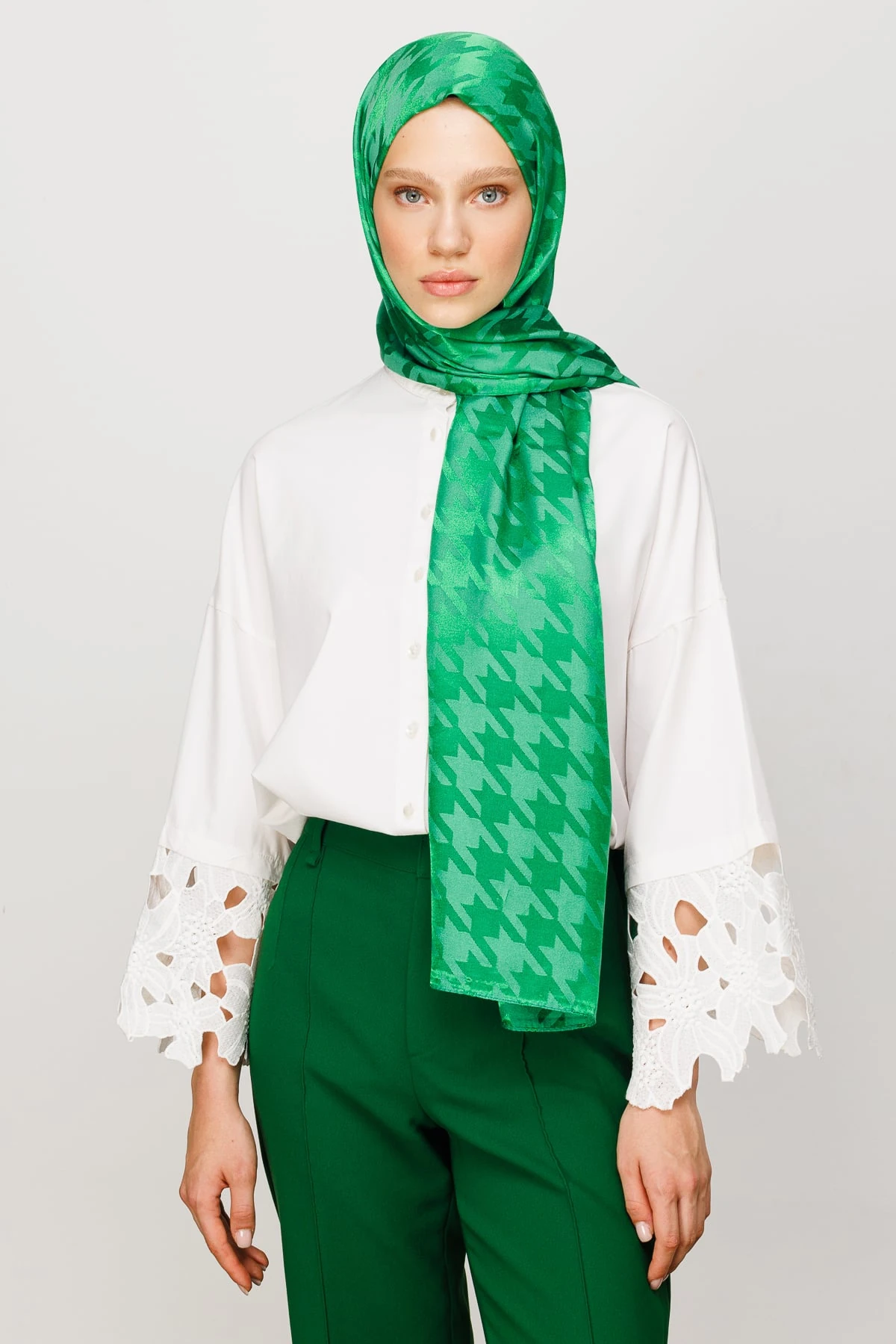 Toptan Kazayağı Desen Parlak Jakar Şal - Benetton Yeşili