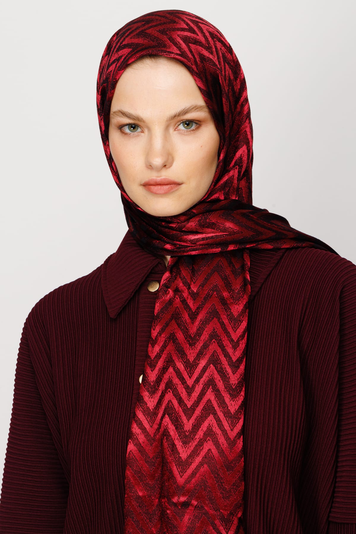 Zigzag Pattern Shiny Jacquard Shawl - Claret Red