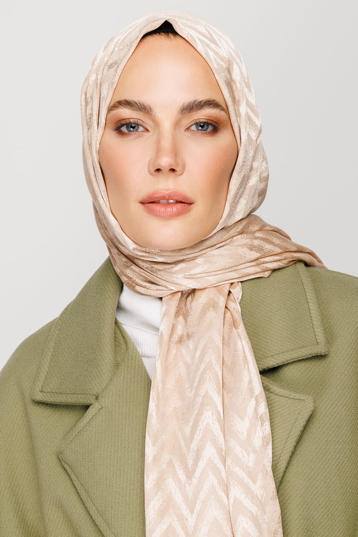 Zigzag Pattern Shiny Jacquard Shawl - Sand Beige