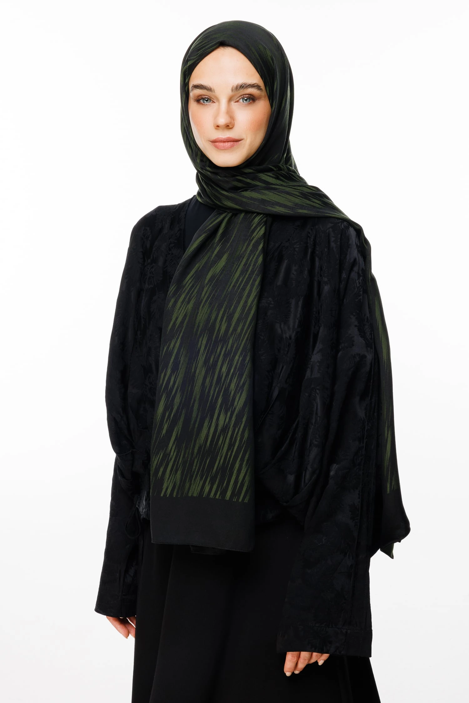 Selis-Pattern Reversible Shawl - Black-Khaki