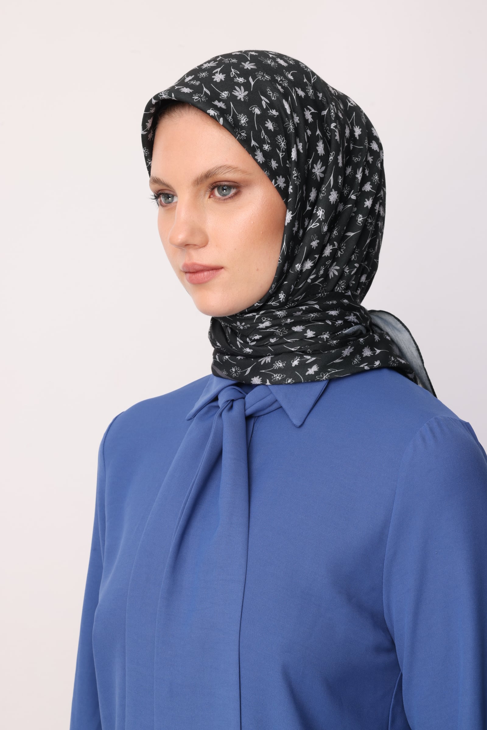 Toptan Minor Desen Pamuk Eşarp - Siyah