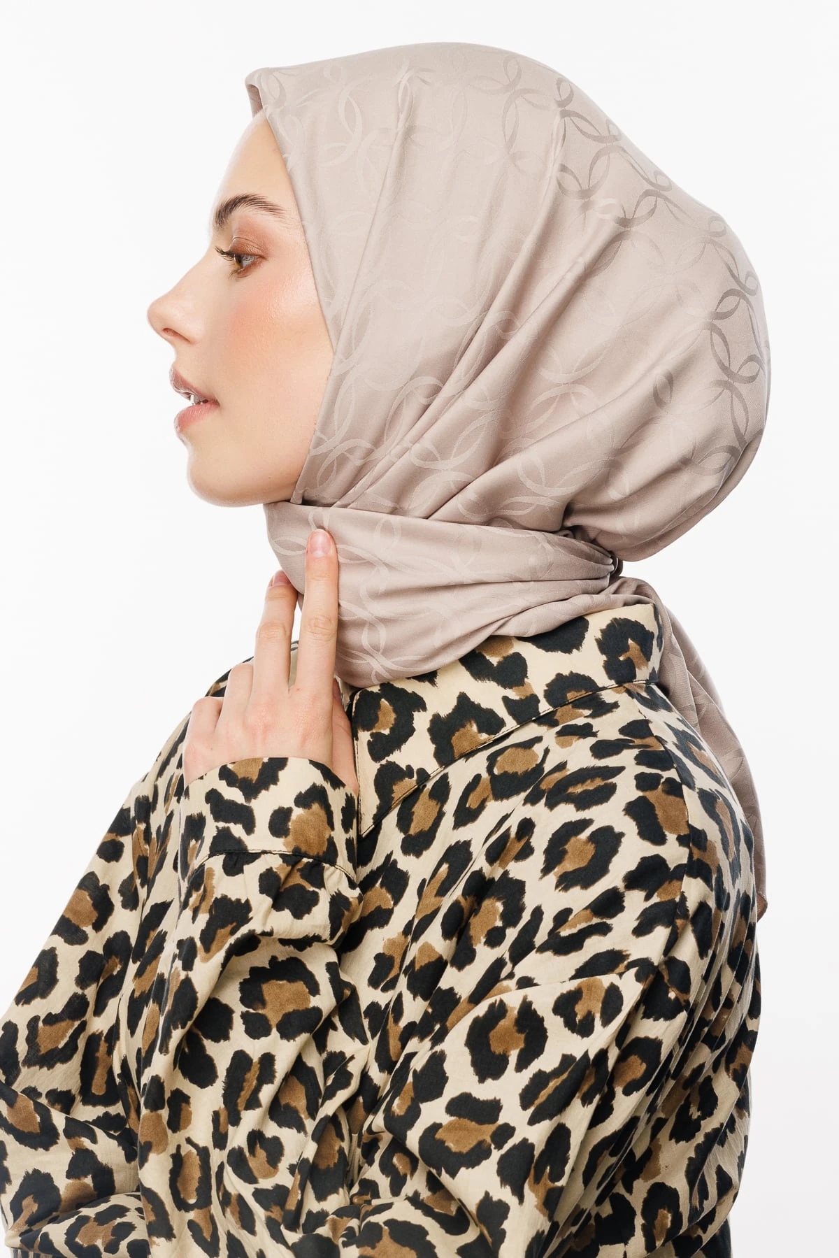 London Pattern Silky Jacquard Scarf - Beige