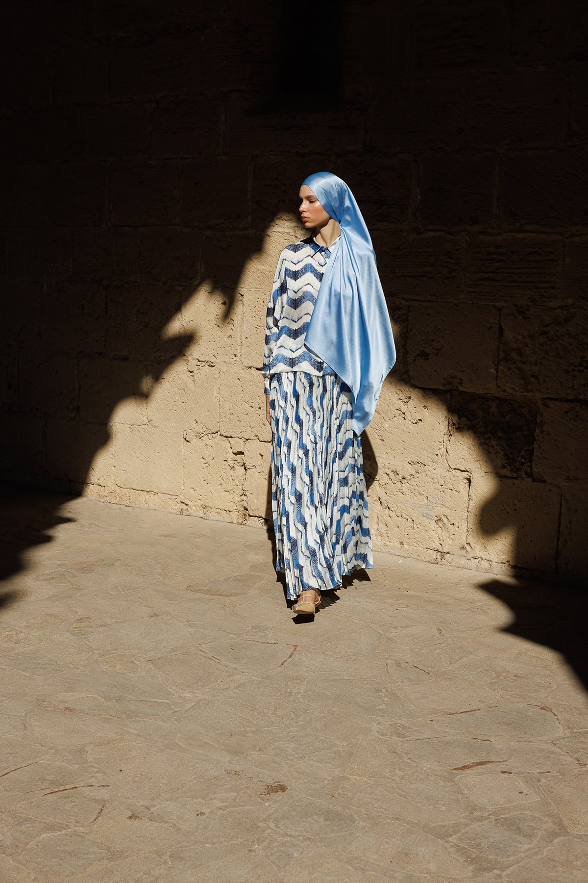 Diamond Aura Shawl - Blue