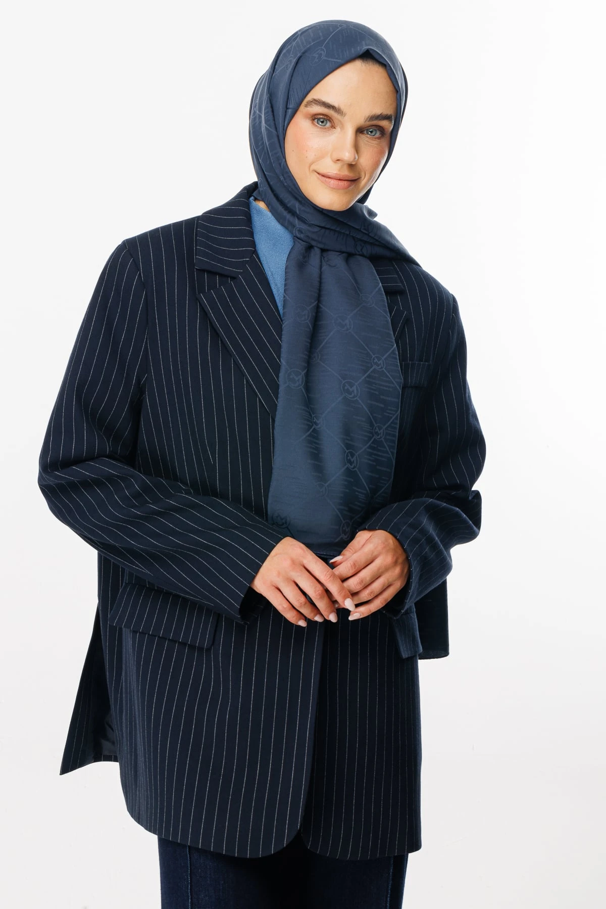 Moon Is Pattern Jacquard Shawl - Anthracite