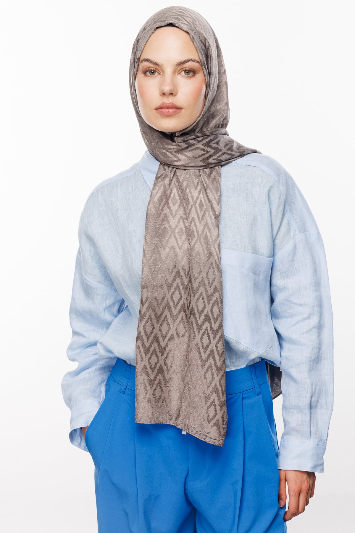 Toptan Karo Desen Parlak Jakar Şal - Duman