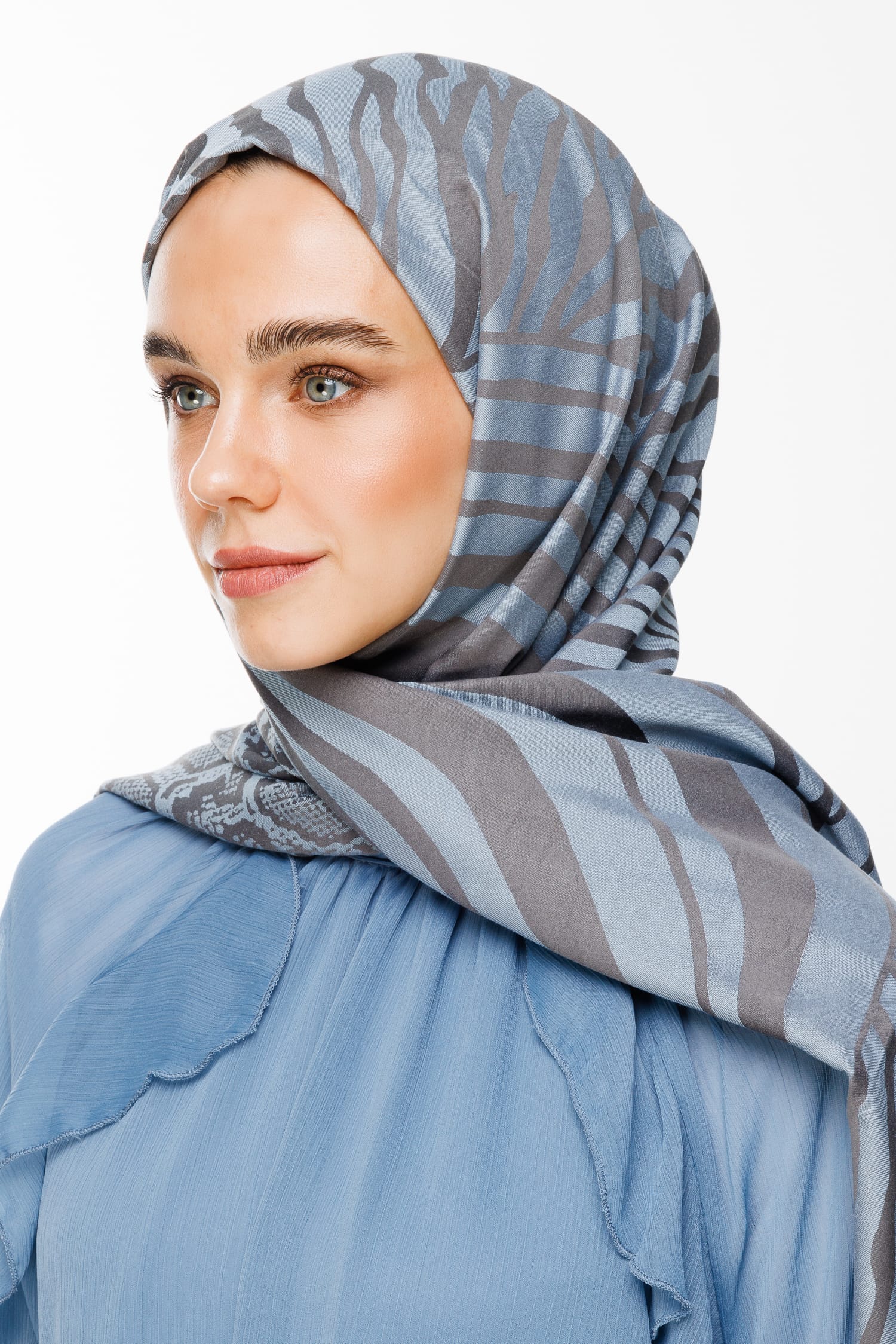 Riad-Pattern Reversible Shawl - Dark Gray-Light Blue