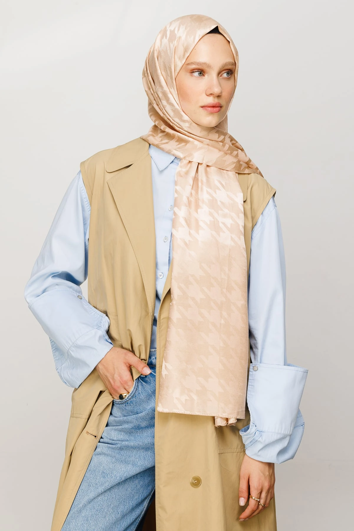 Toptan Kazayağı Desen Parlak Jakar Şal - Kum Beji