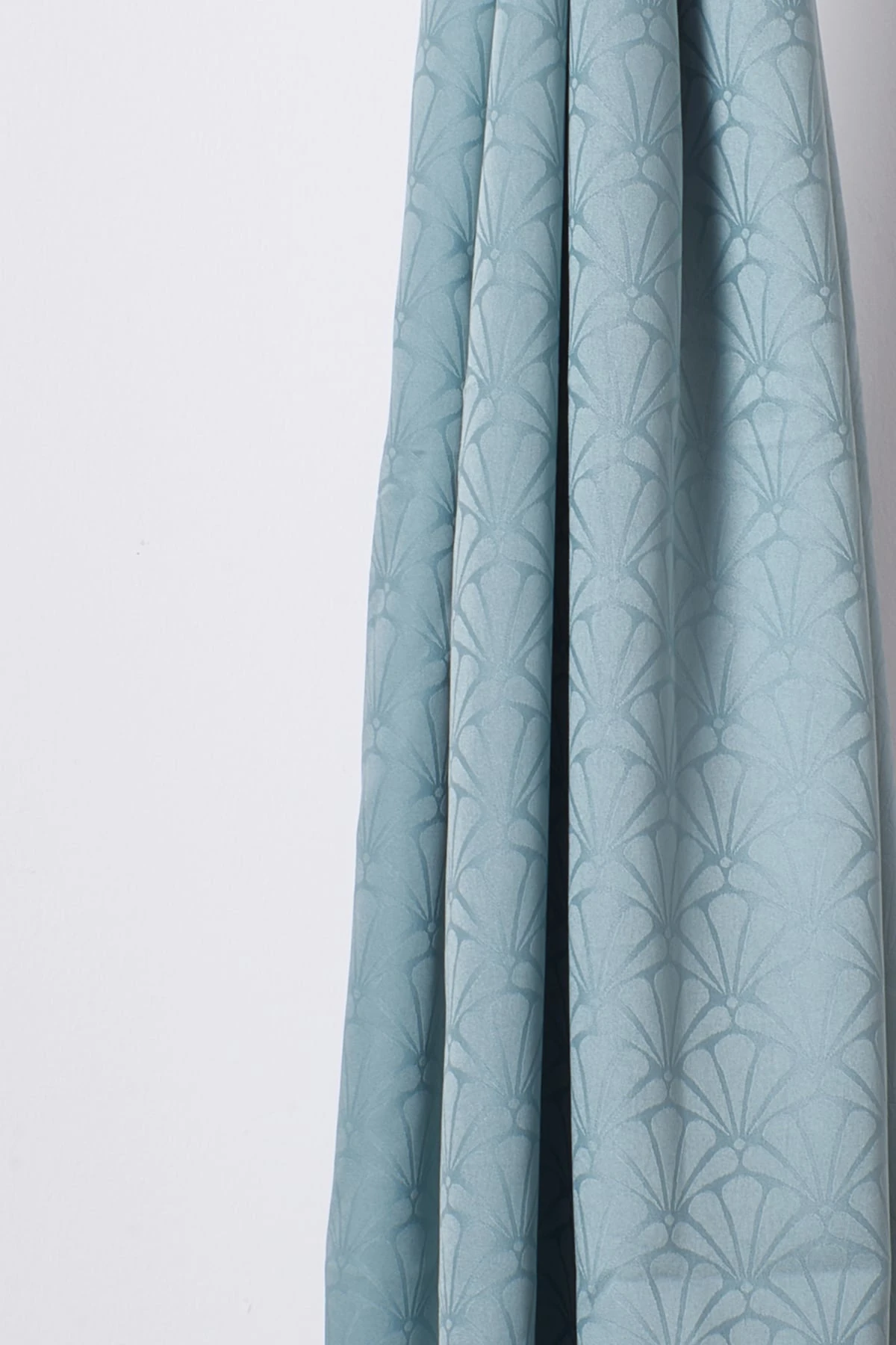 Lotus Pattern Silk Jacquard Shawl - Cagla