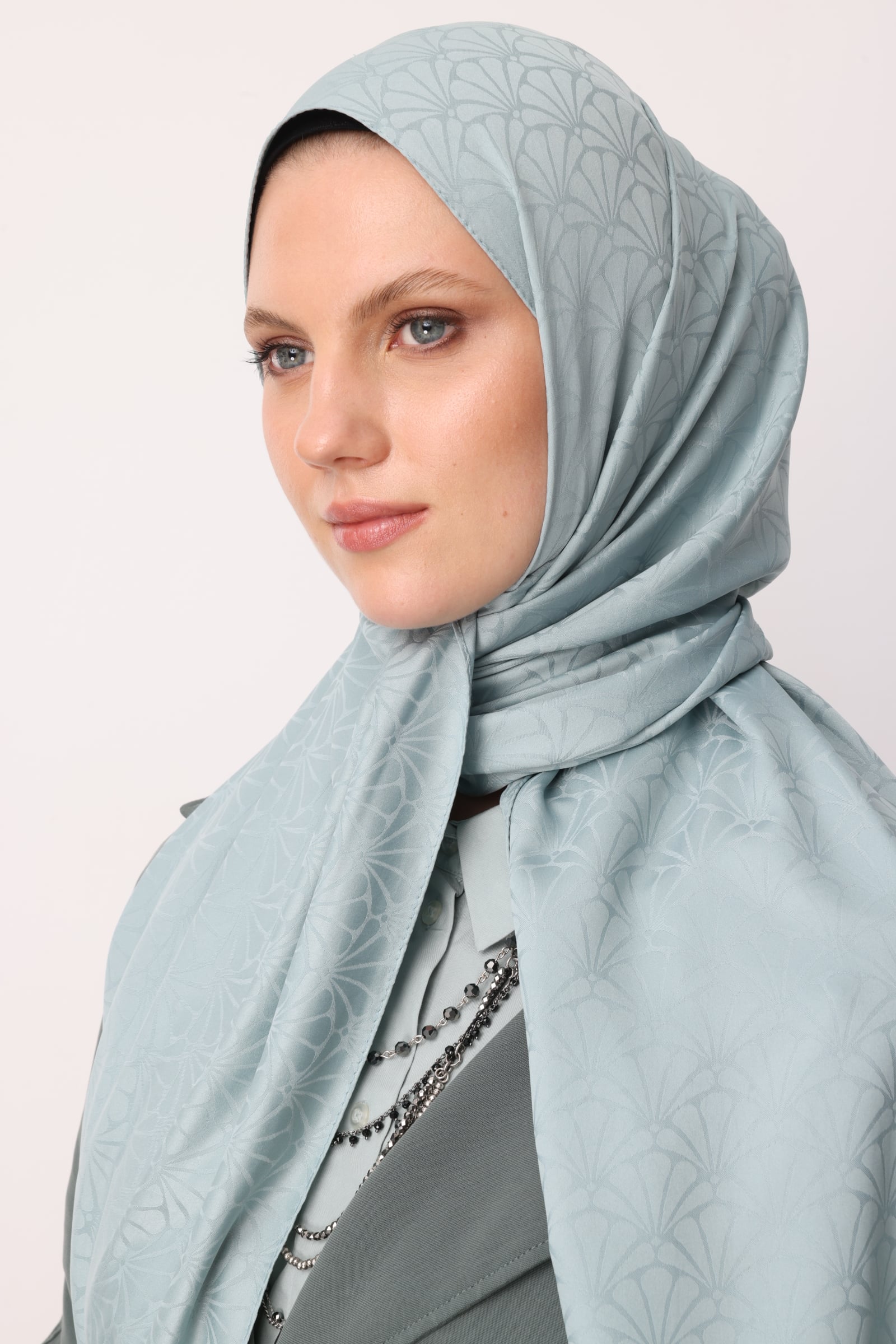 Lotus Pattern Silk Jacquard Shawl - Cagla