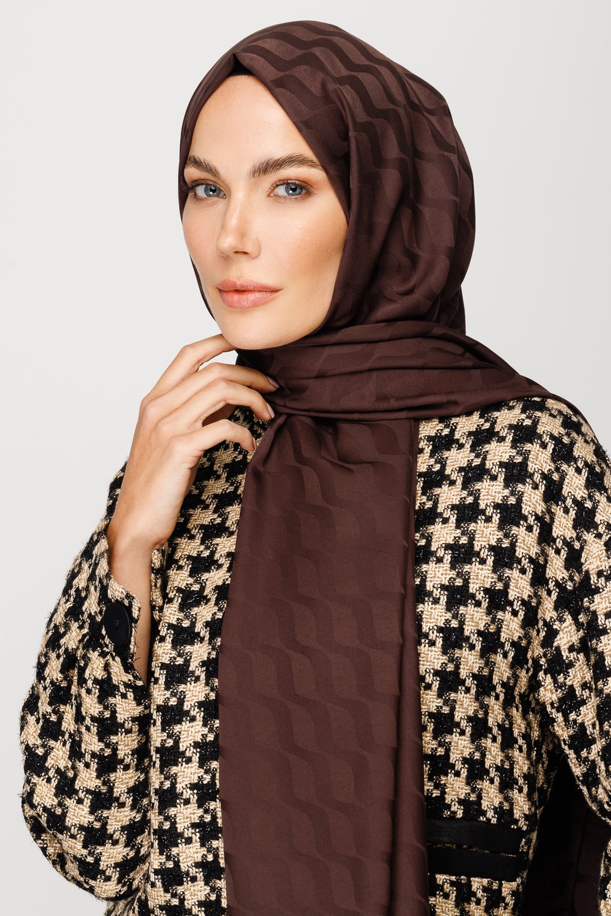 Wave-Pattern Silky Jacquard Shawl - Bitter Coffee