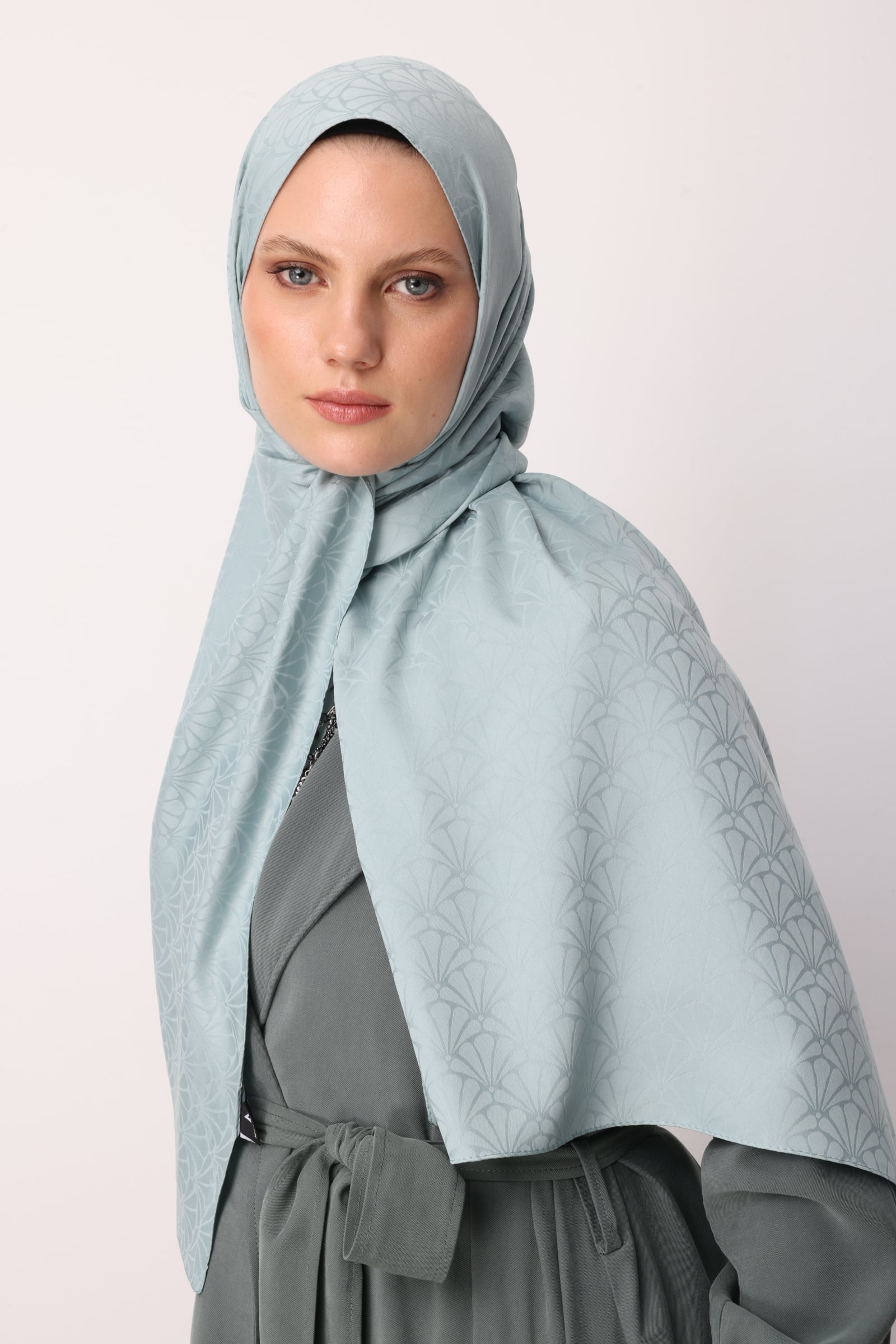 Lotus Pattern Silk Jacquard Shawl - Cagla