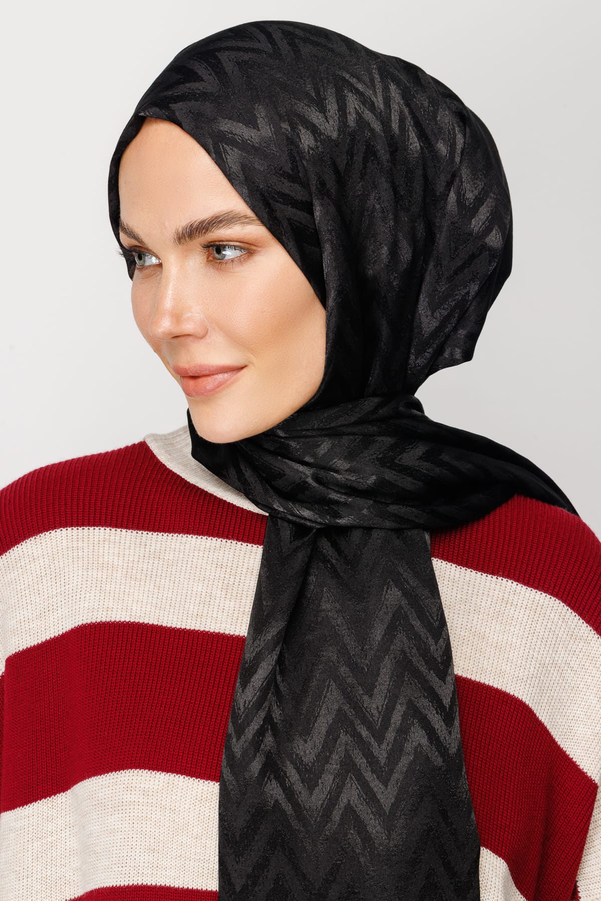 Zigzag Pattern Shiny Jacquard Shawl - Black