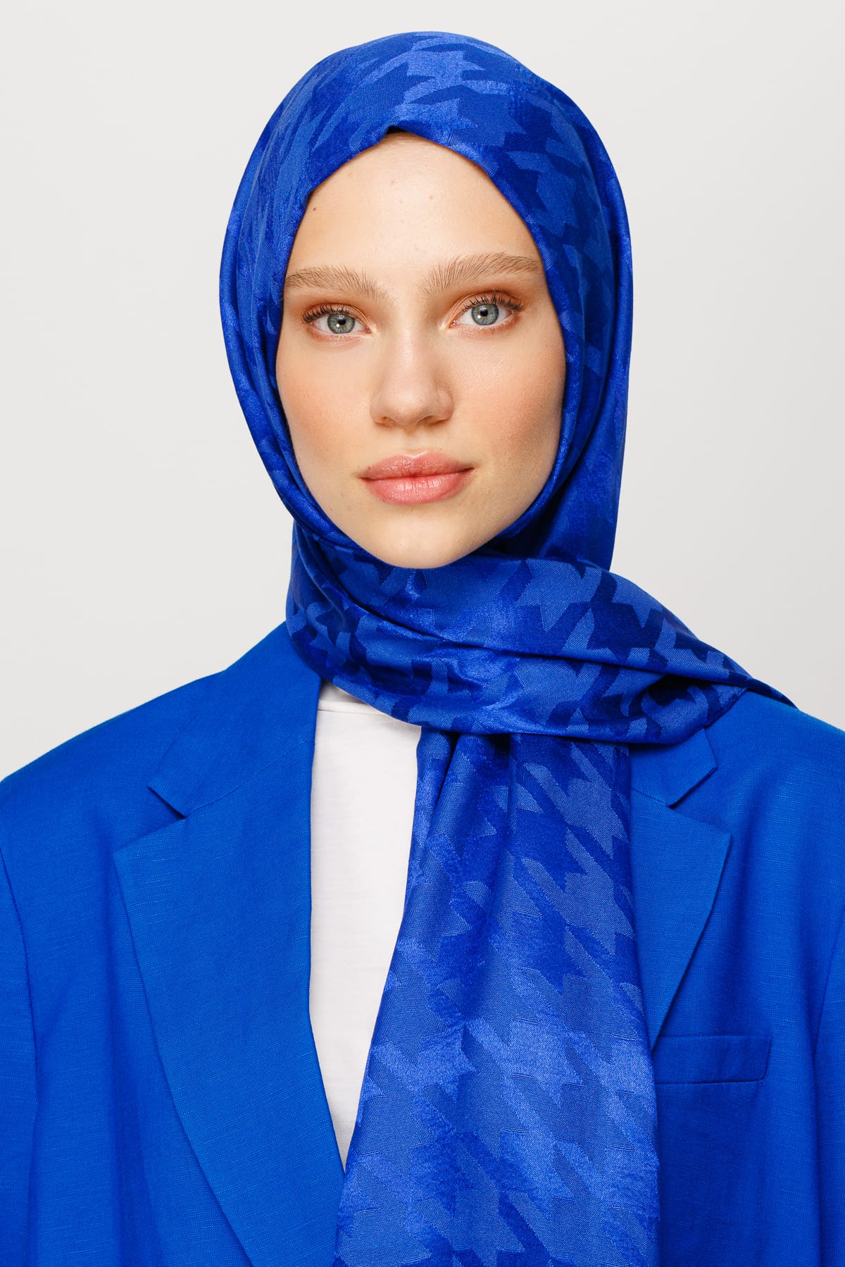 Wholesale Houndstooth Pattern Shiny Jacquard Shawl - Saxe Blue