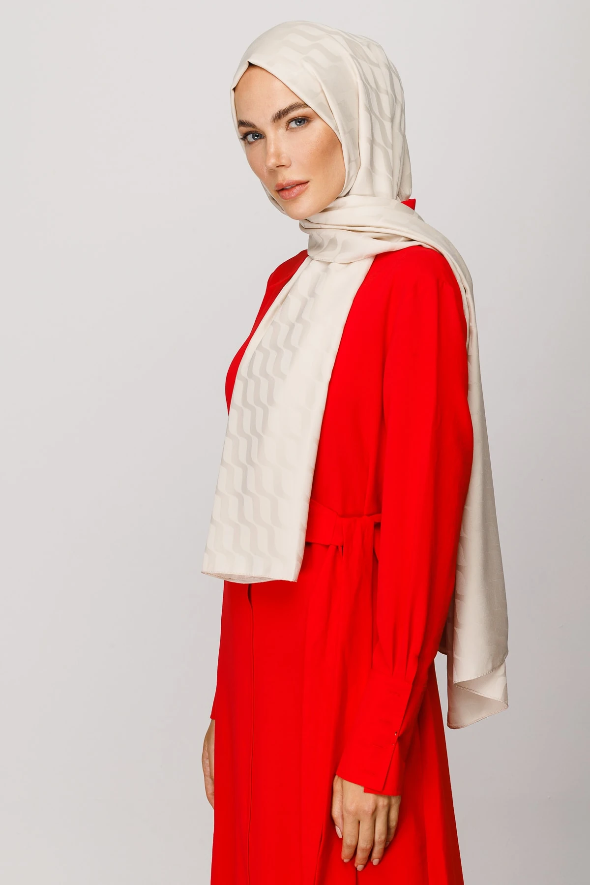 Wave-Pattern Silky Jacquard Shawl - Pearl