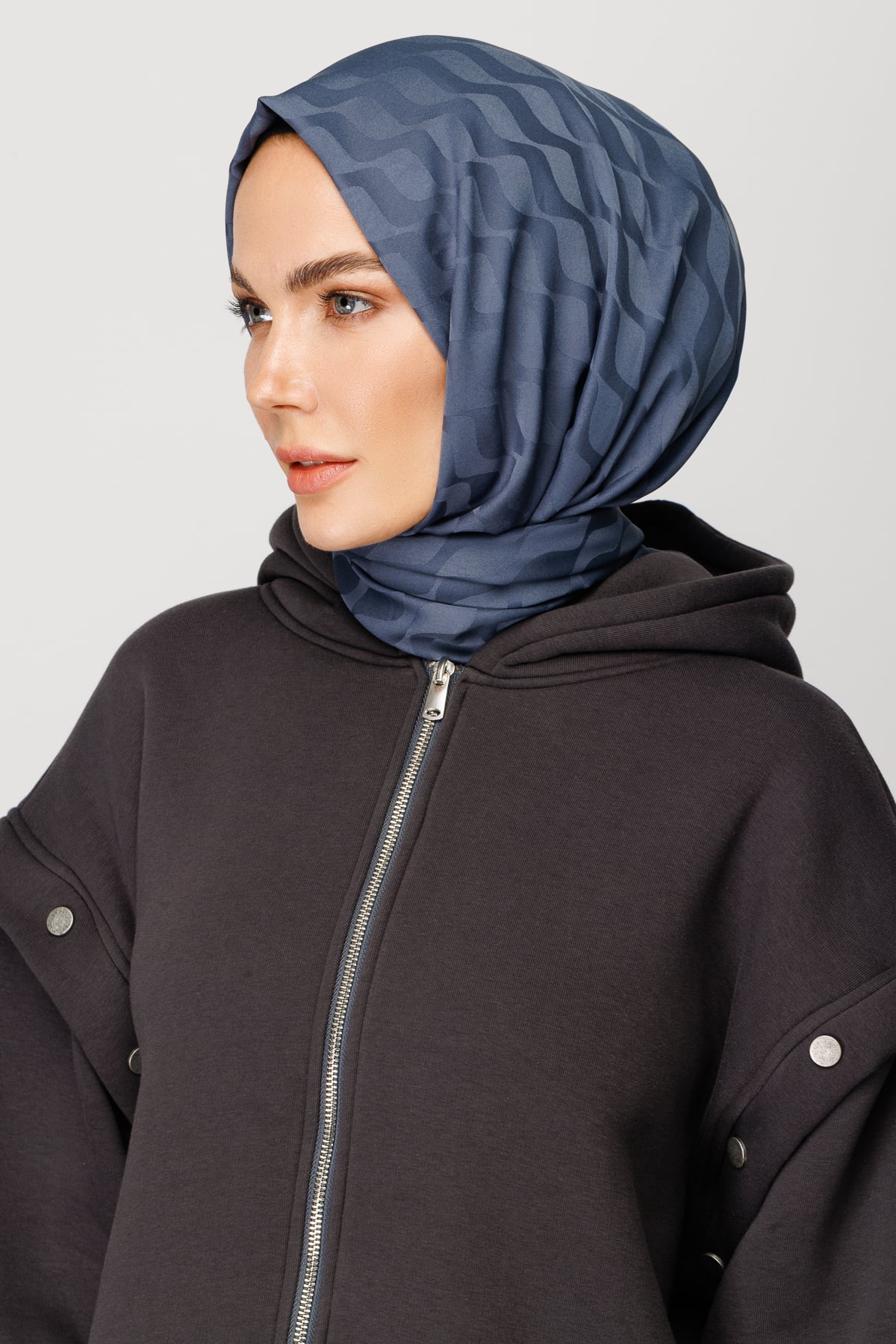 Wave-Pattern Silky Jacquard Shawl - Fume