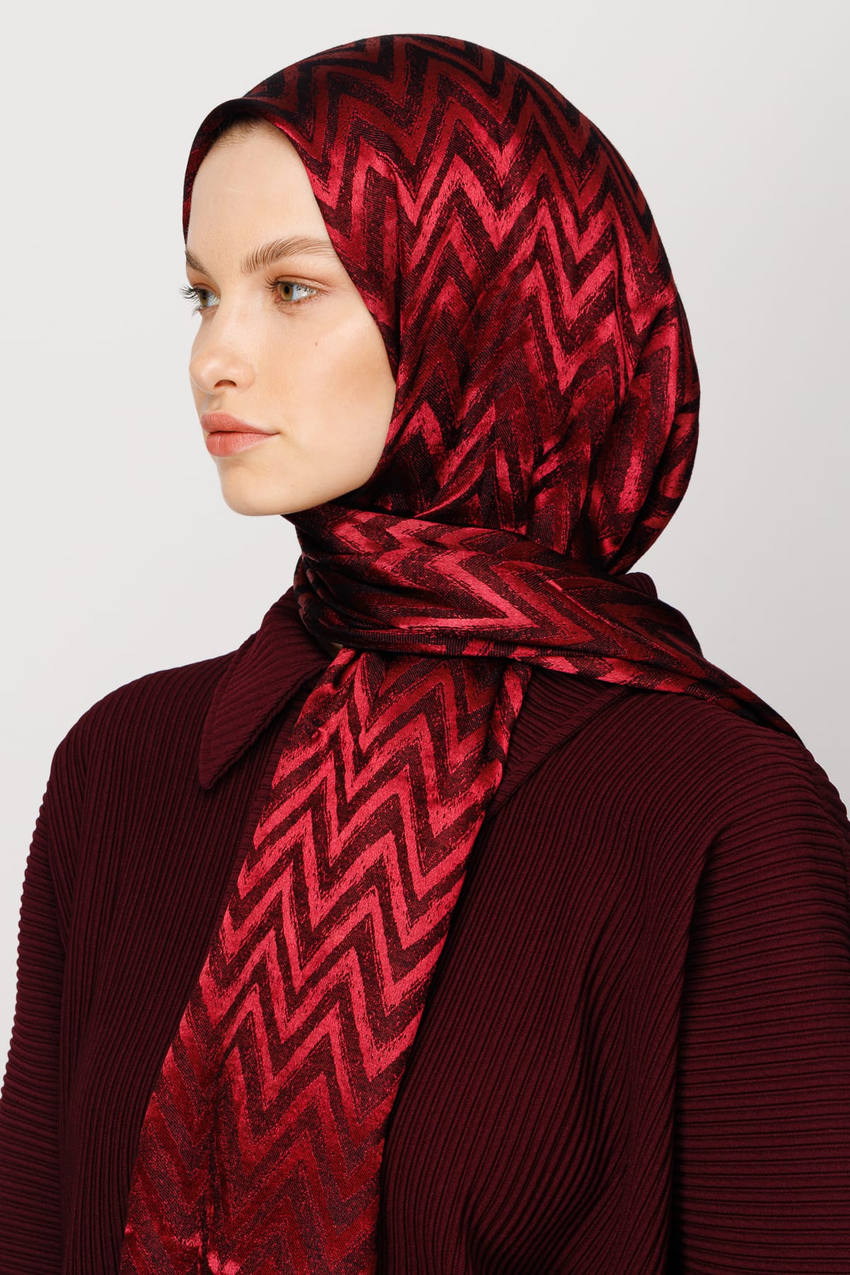 Zigzag Pattern Shiny Jacquard Shawl - Claret Red
