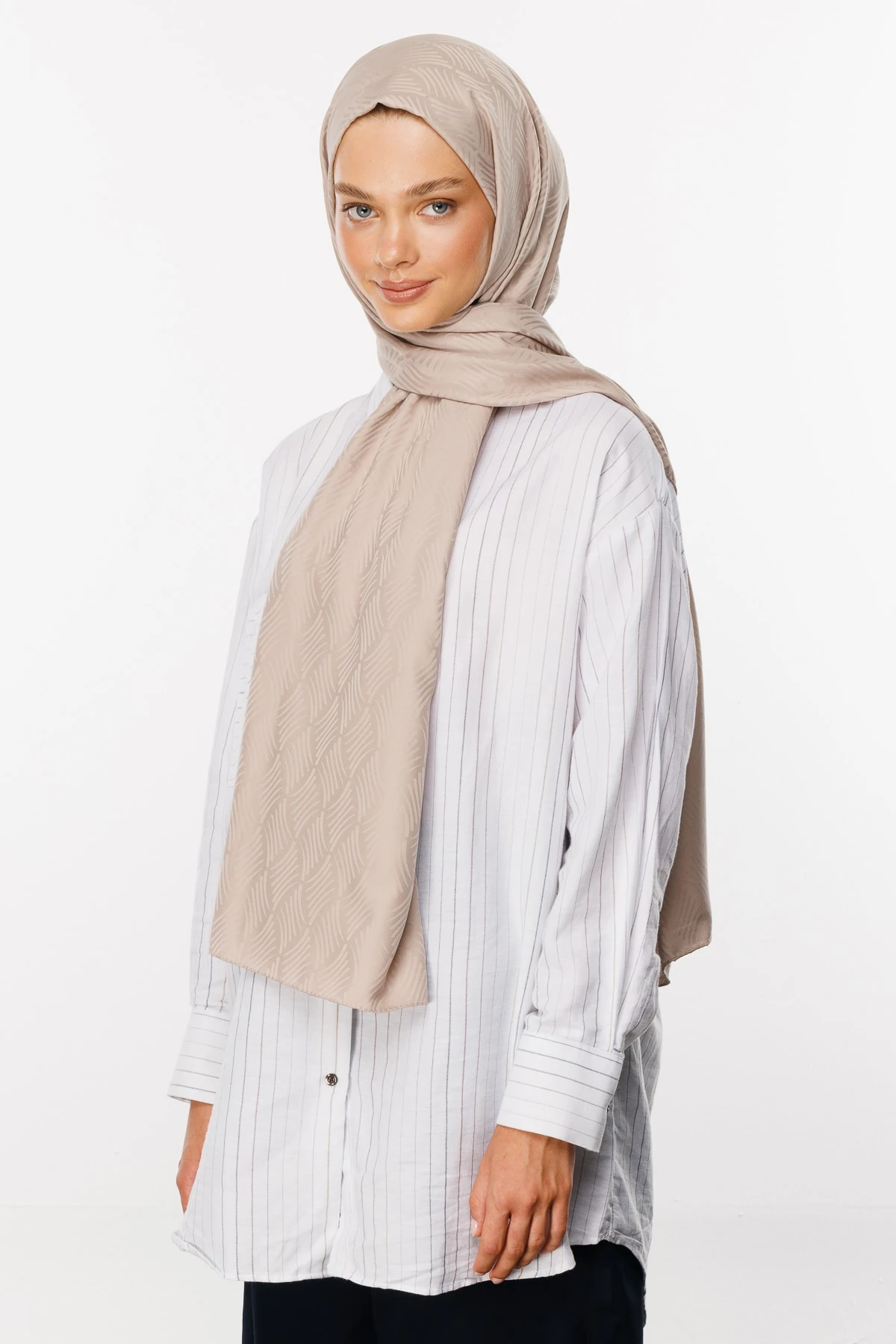 Aura Pattern Silk Jacquard Shawl - Beige