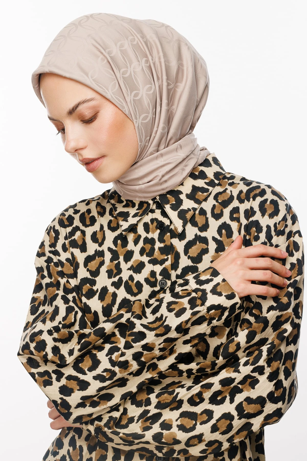 London Pattern Silky Jacquard Scarf - Beige