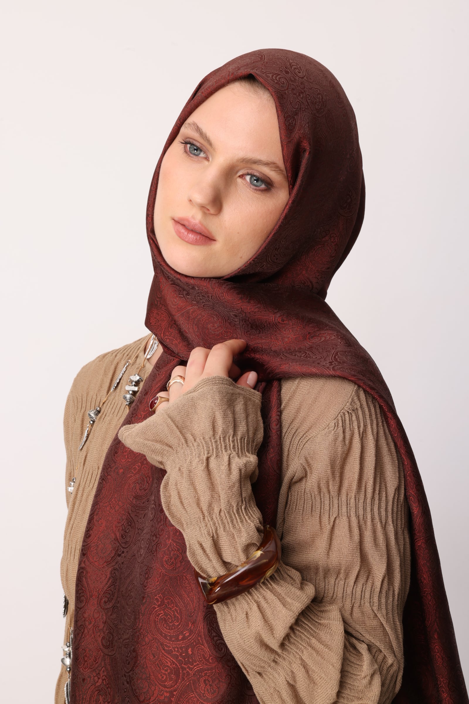 Moren Pattern Shine Line Shawl - Bitter Coffee-Coffee