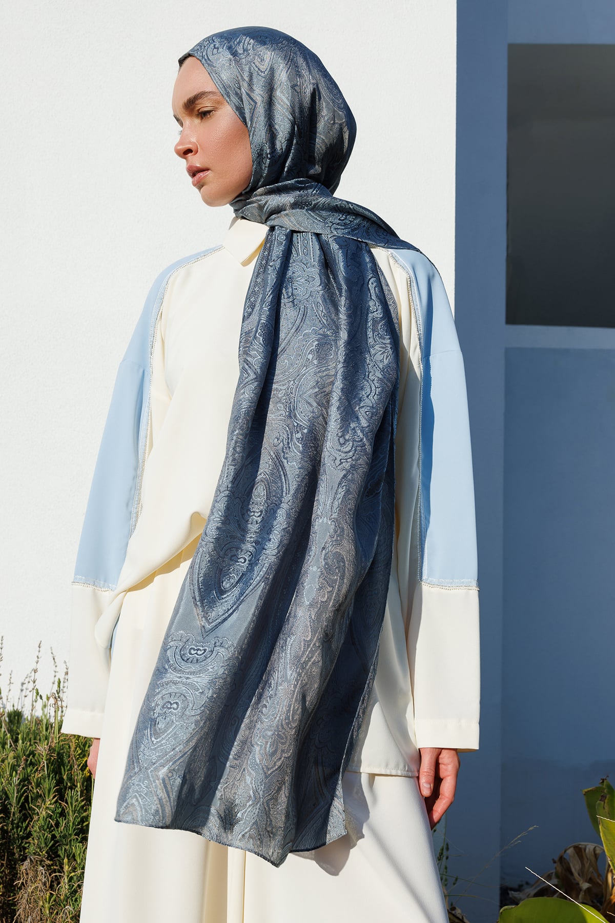 Liva Pattern Shine Line Shawl - Dark Gray-Light Blue