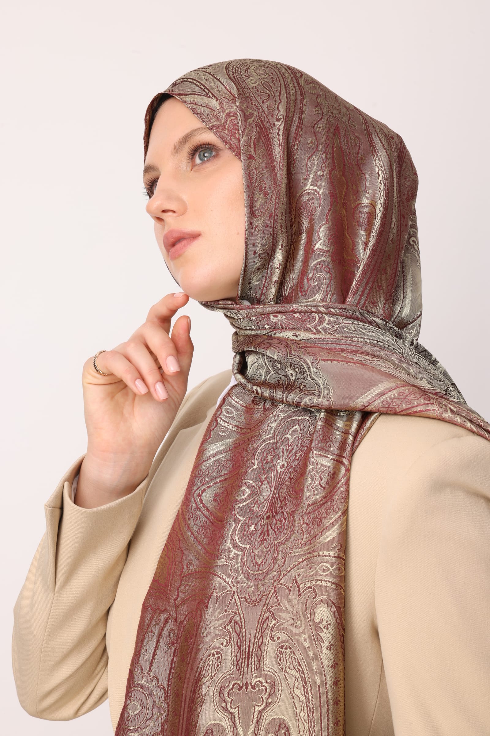 Liva Pattern Shine Line Shawl - Damson-Salmon