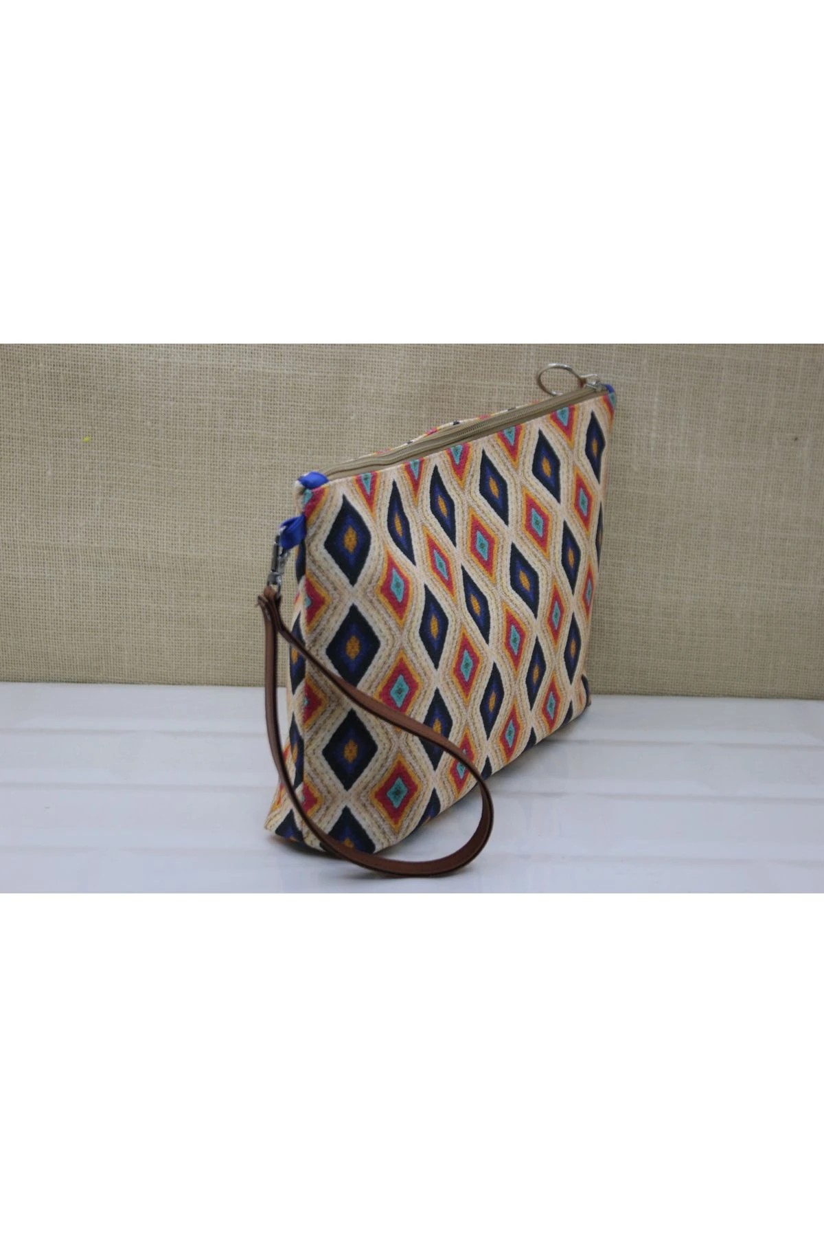 Baklava Desenli Deri Saplı Portföy Çanta