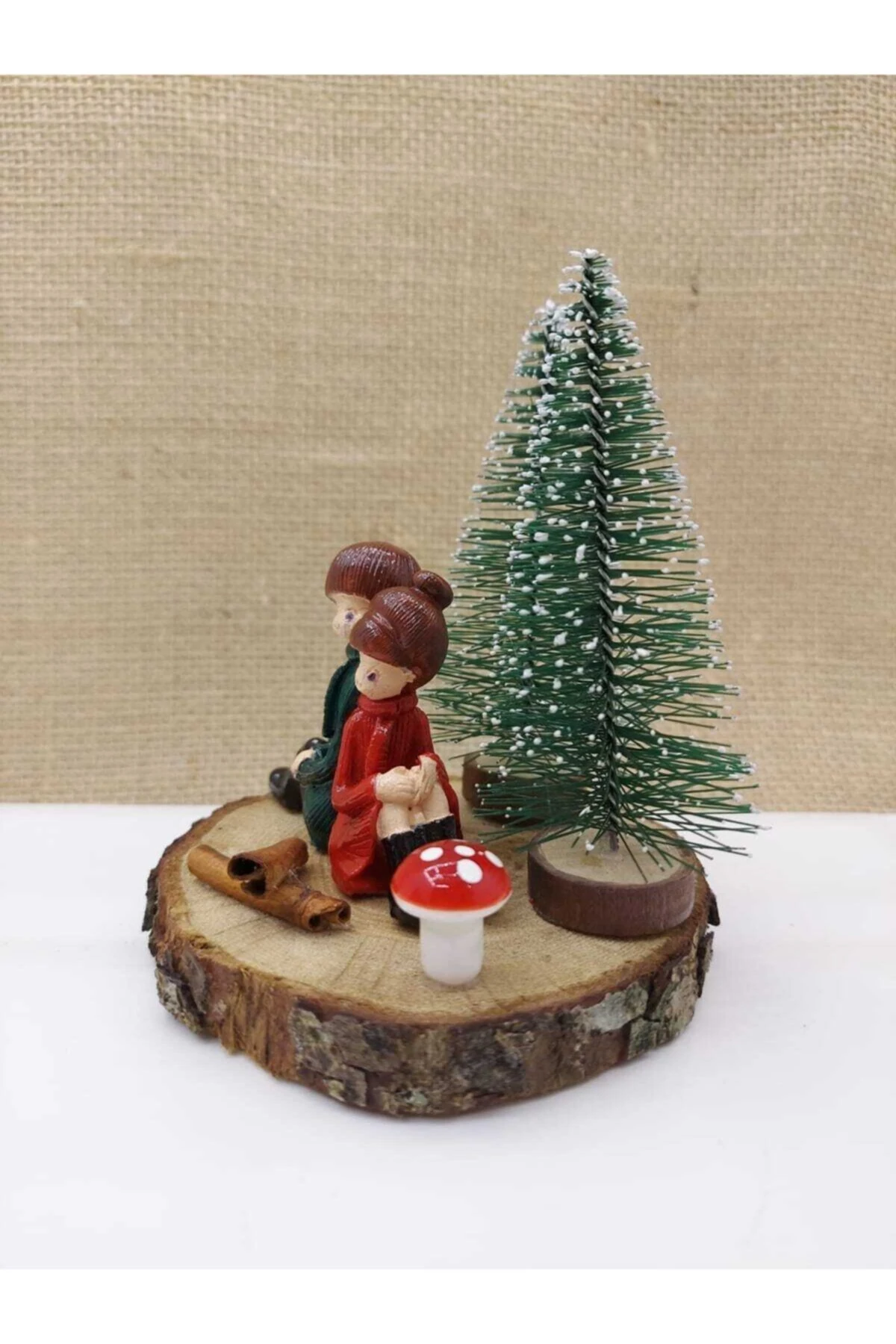Doğadaki Aşıklar Dekoratif Obje - Çam Ağaçlı Yılbaşı Süsü