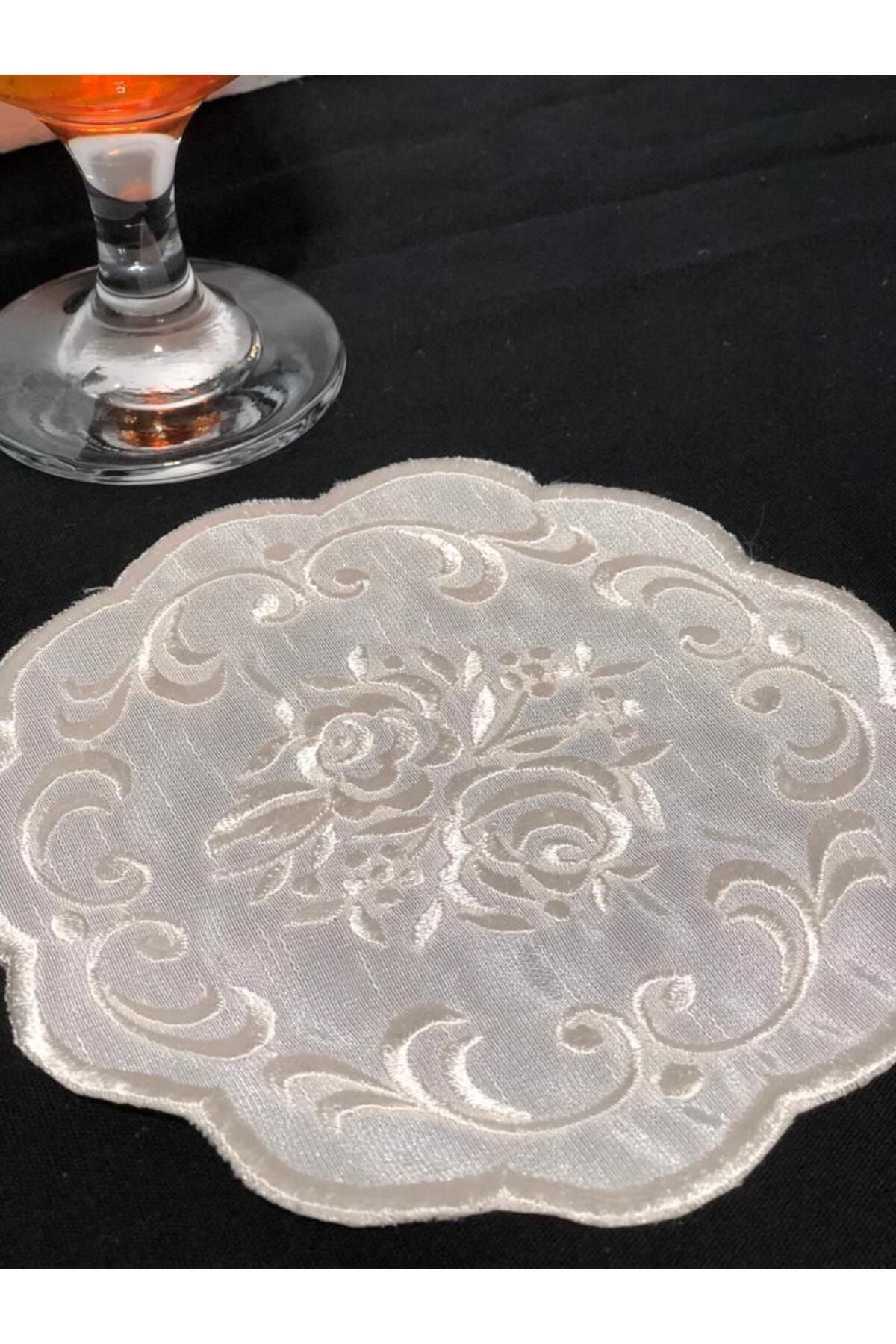 Beyaz Nakışlı Sunum Peçetesi