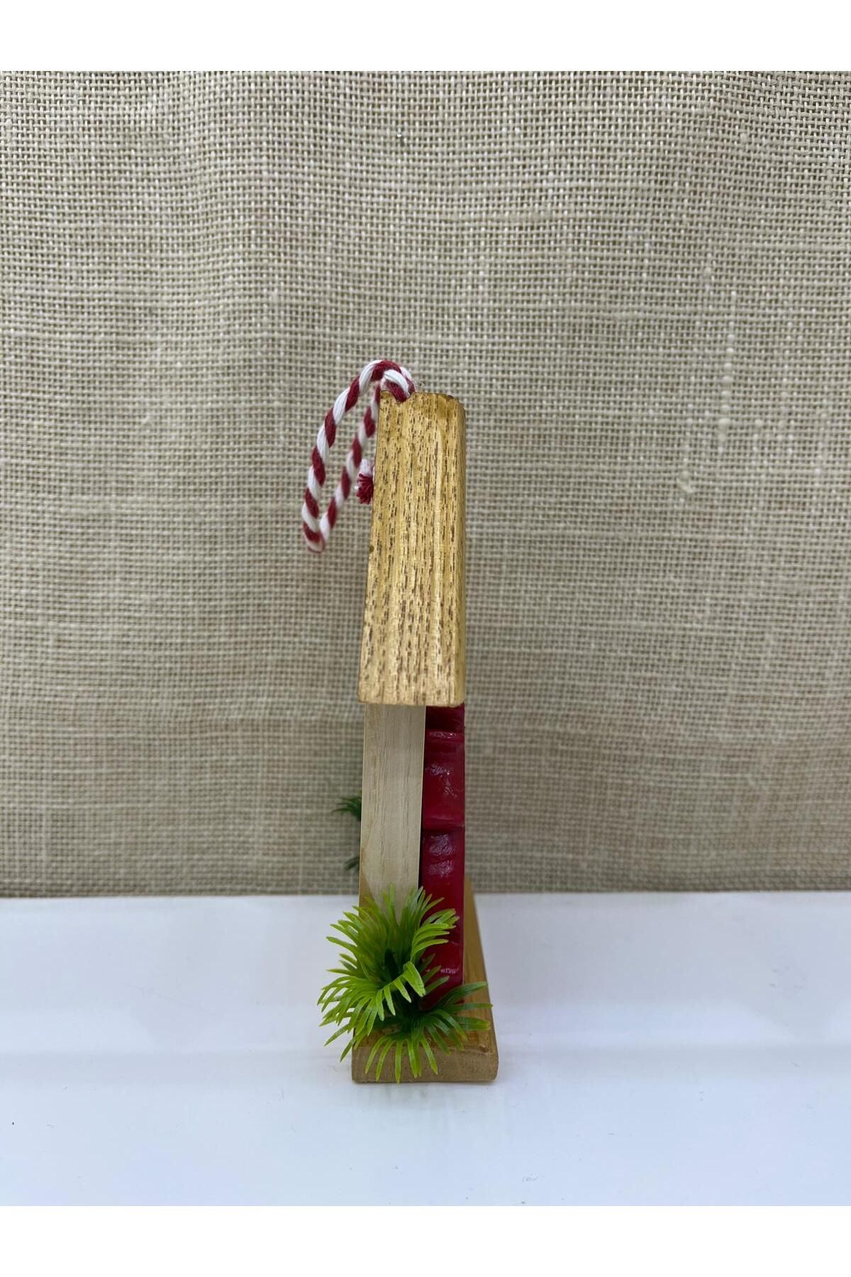 Koşan Geyiğin Evi Ağaç Süsü