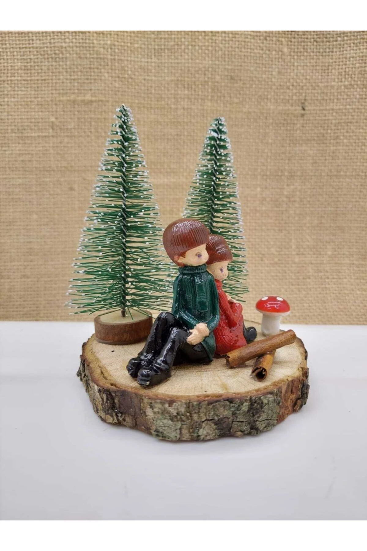 Doğadaki Aşıklar Dekoratif Obje - Çam Ağaçlı Yılbaşı Süsü