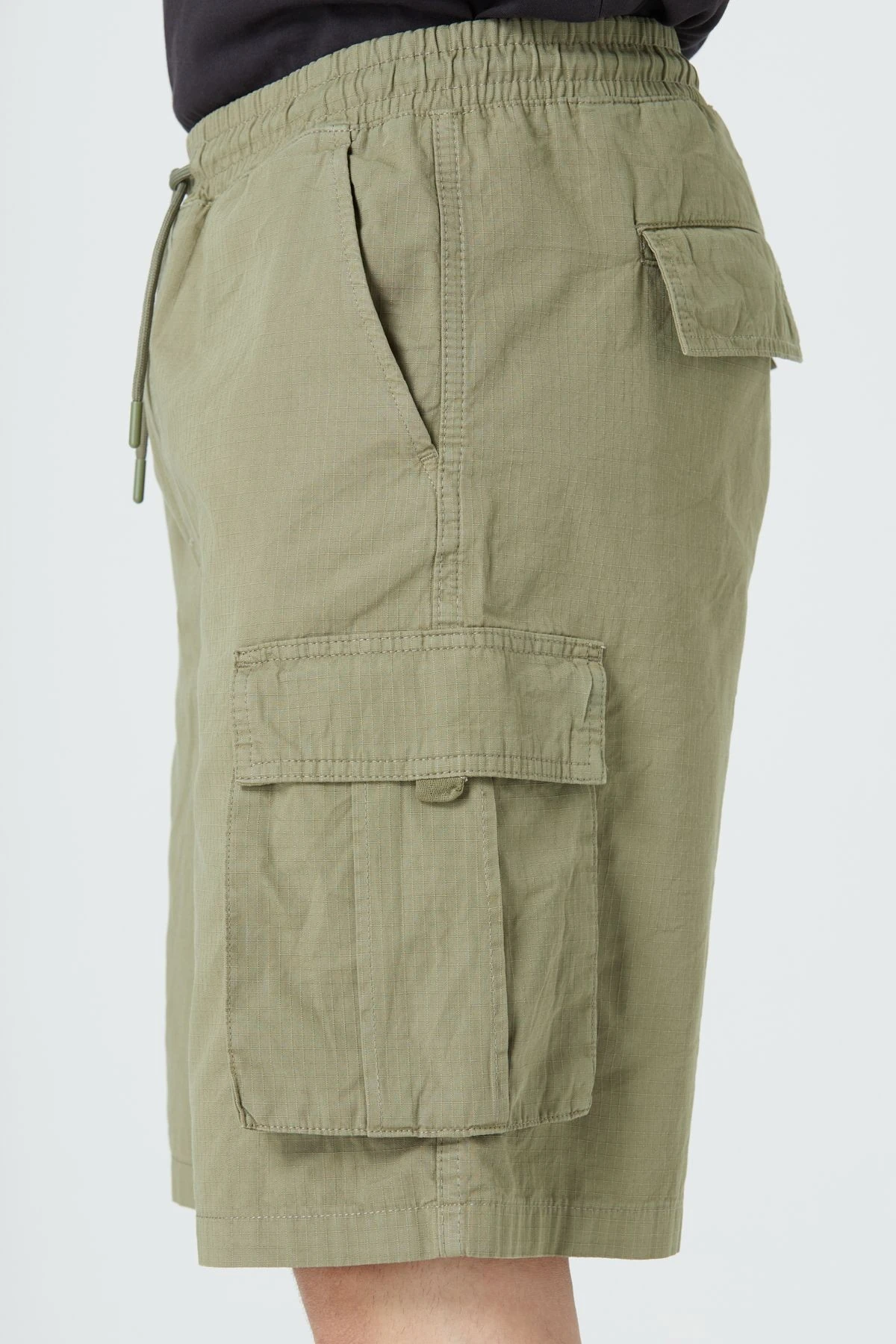 LASTİKLİ KARGO CEPLİ ŞORT