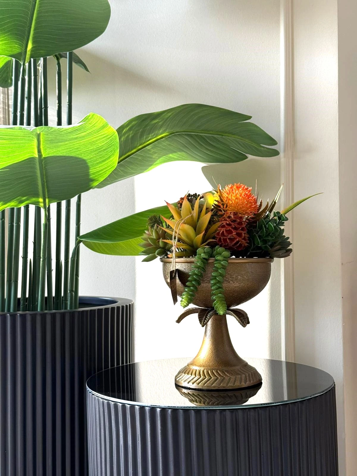 YAPRAK MODEL SAKSI SUKULENT ARANJMANI