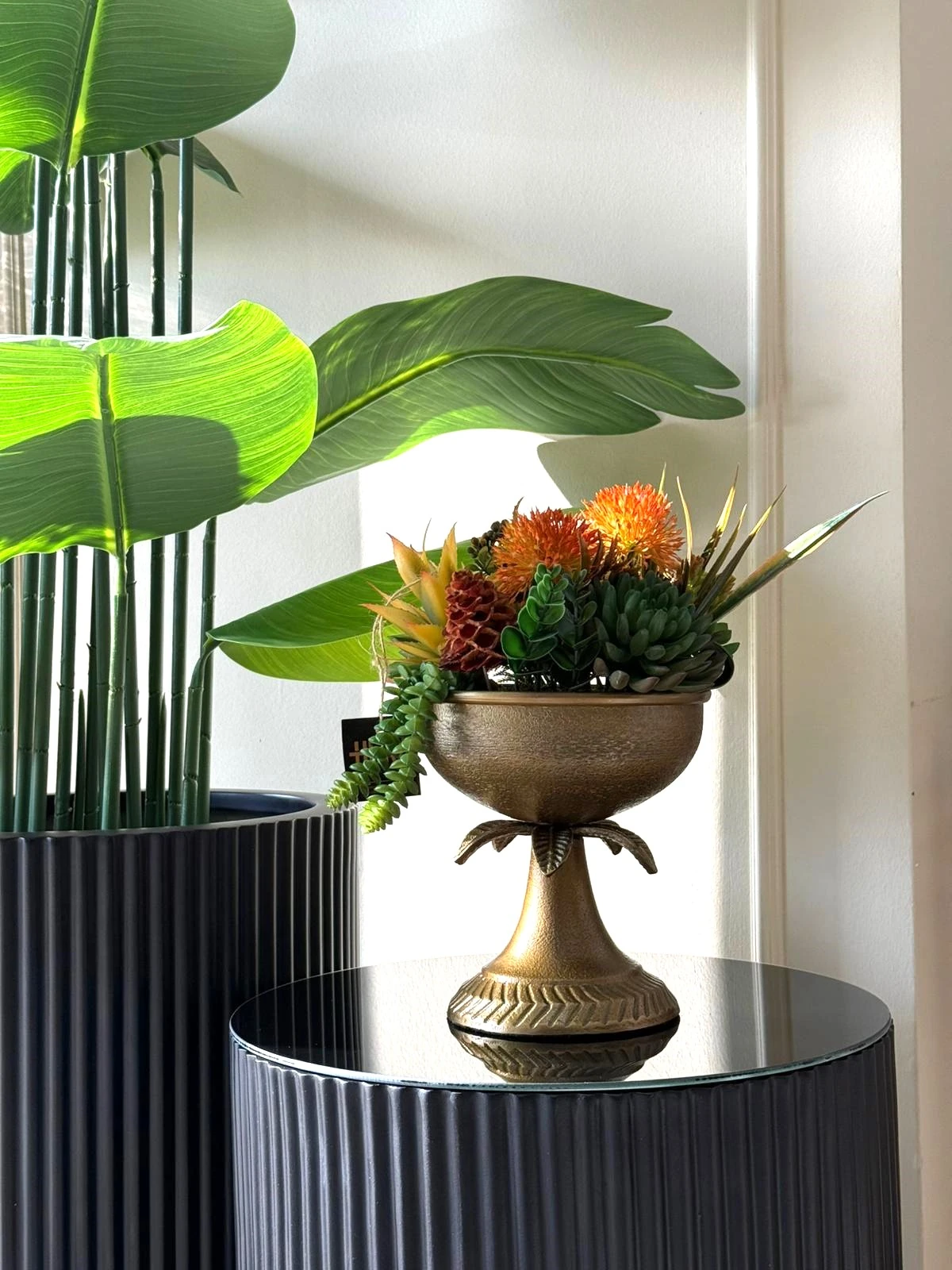 YAPRAK MODEL SAKSI SUKULENT ARANJMANI