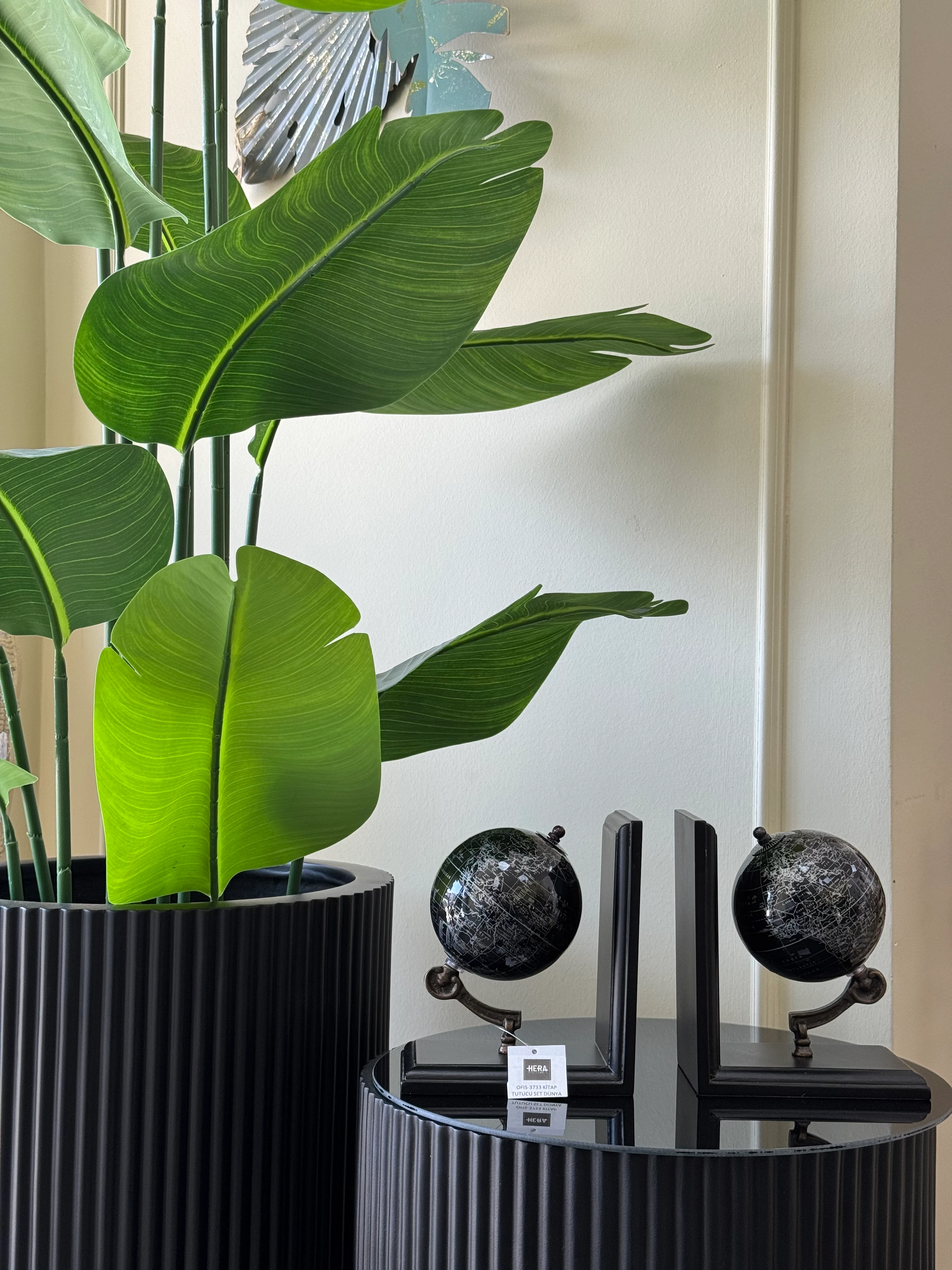 İTHAL DÜNYA KÜRELİ KİTAP TUTUCU