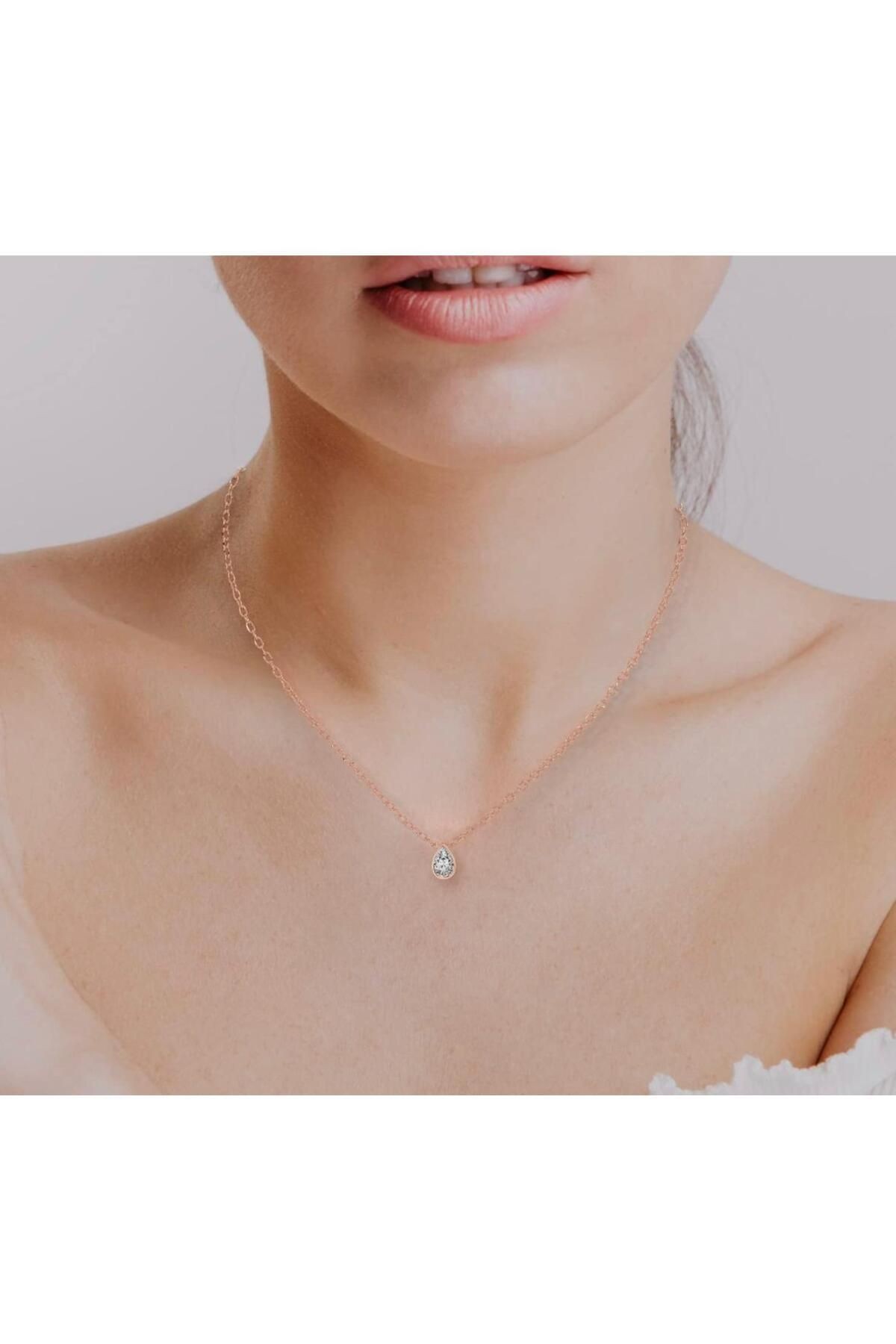 Diamond Serisi Selena Kristal Taş Gümüş Yollu Rose Gold Kaplama Kolye