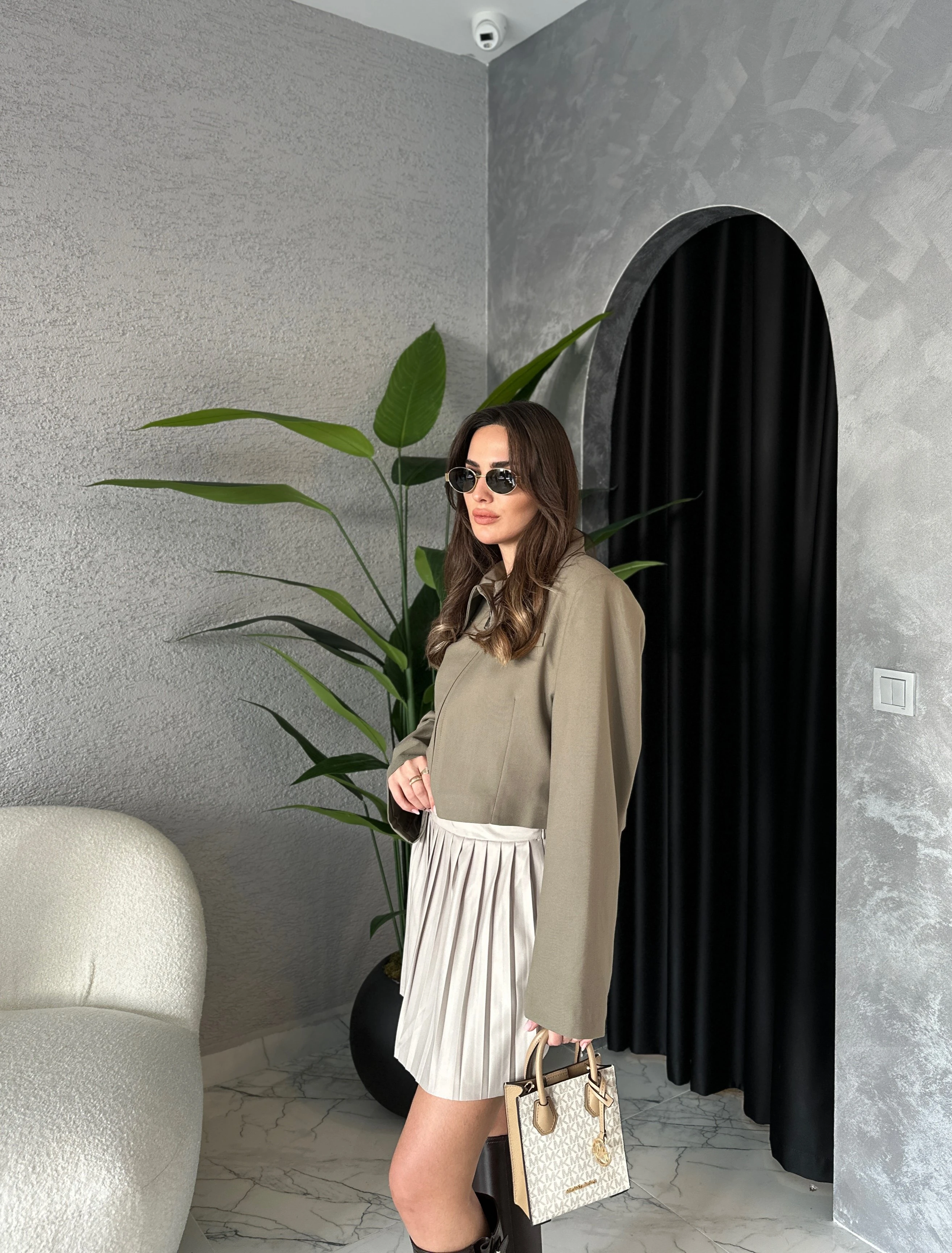 Suni Deri Görünümlü Pileli Şort Etek