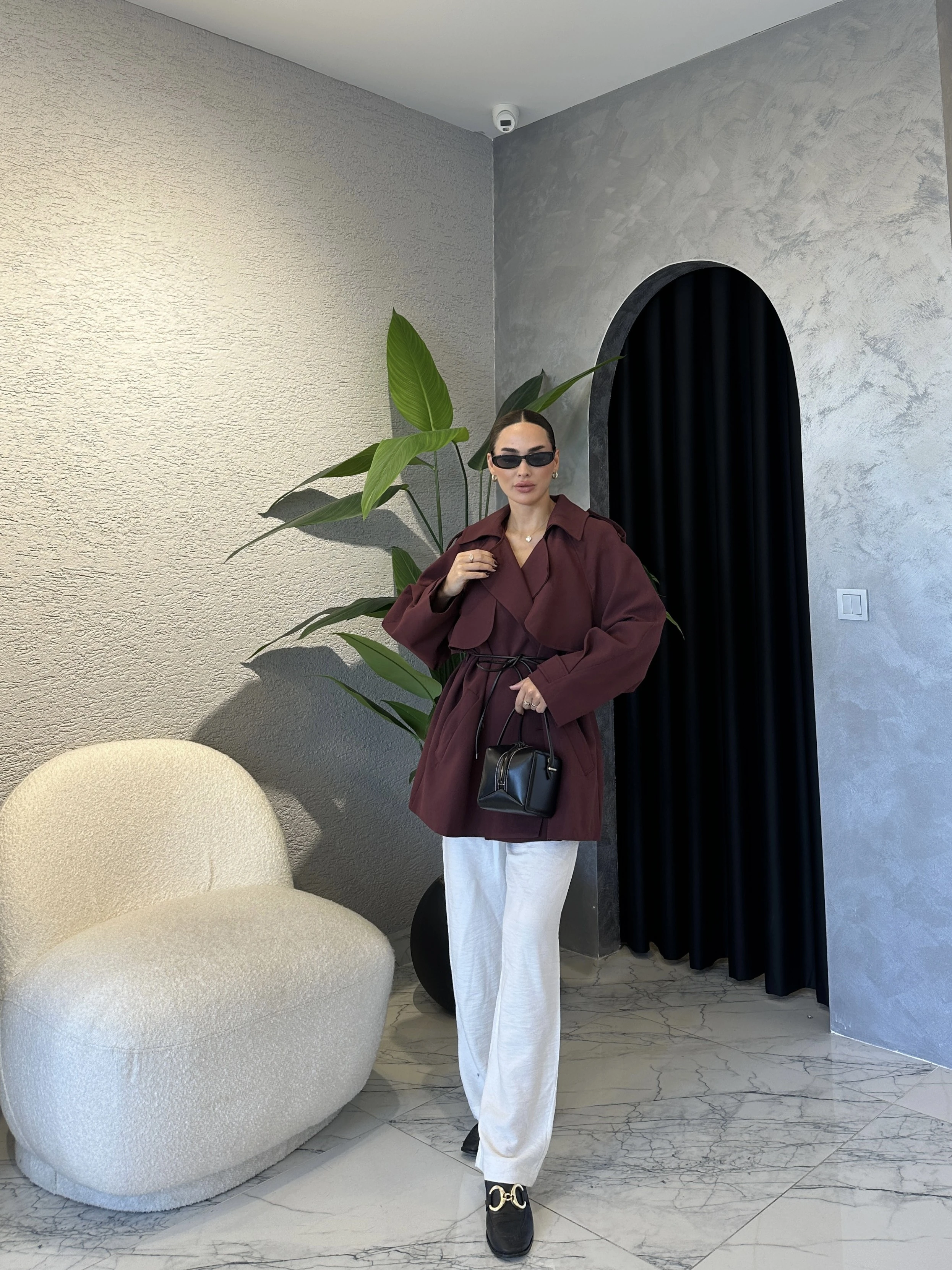 Deri Kemer Detaylı Kısa Trençkot